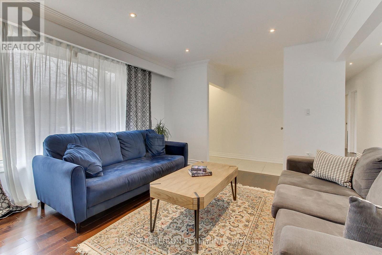 36 Farr Avenue, East Gwillimbury, Ontario  L0G 1V0 - Photo 7 - N12918280