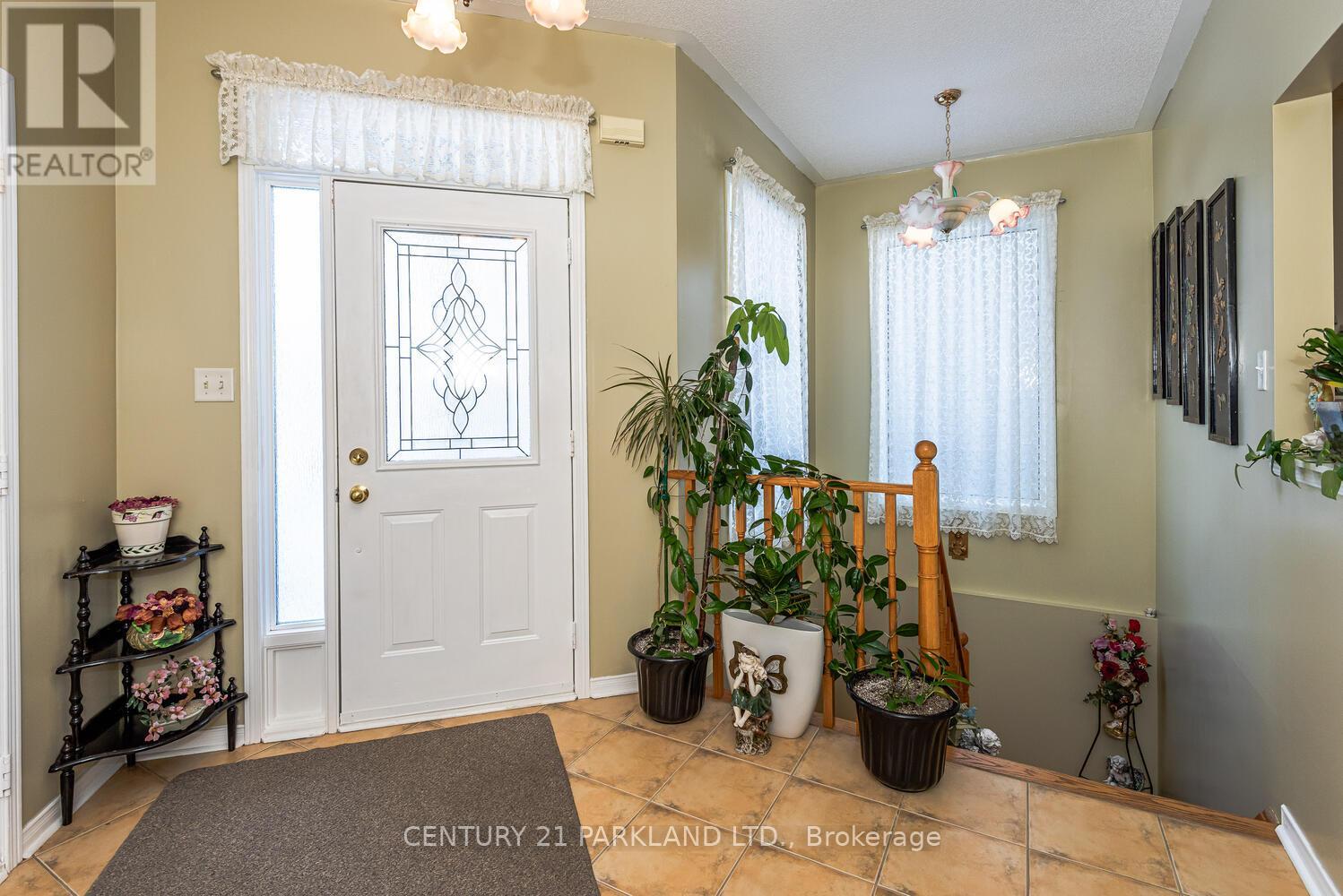 85 Canoe Avenue, Richmond Hill, Ontario  L4E 3Y2 - Photo 4 - N12918340