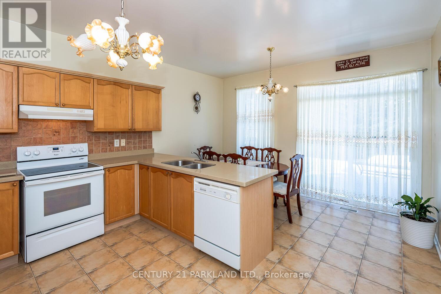 85 Canoe Avenue, Richmond Hill, Ontario  L4E 3Y2 - Photo 8 - N12918340