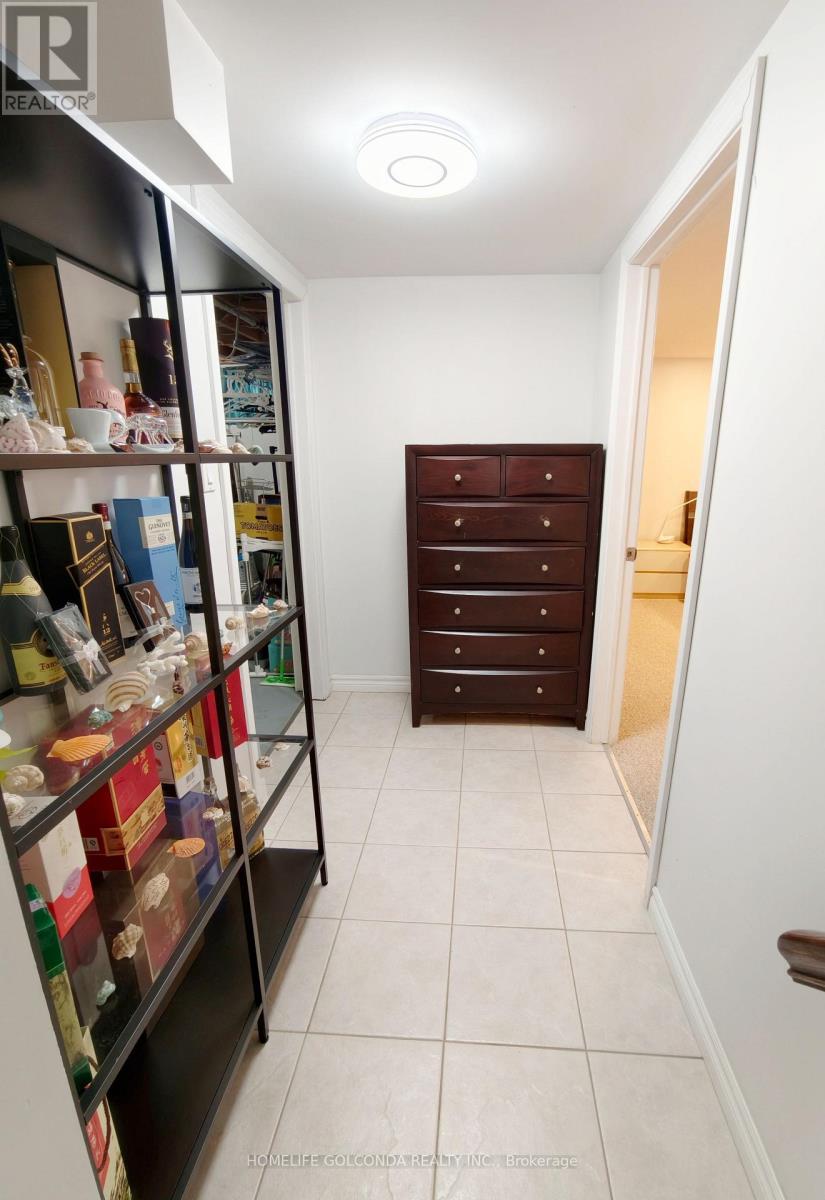 6 Summerfeldt Crescent, Markham, Ontario L3R 2B2 - Photo 12 - N12918348