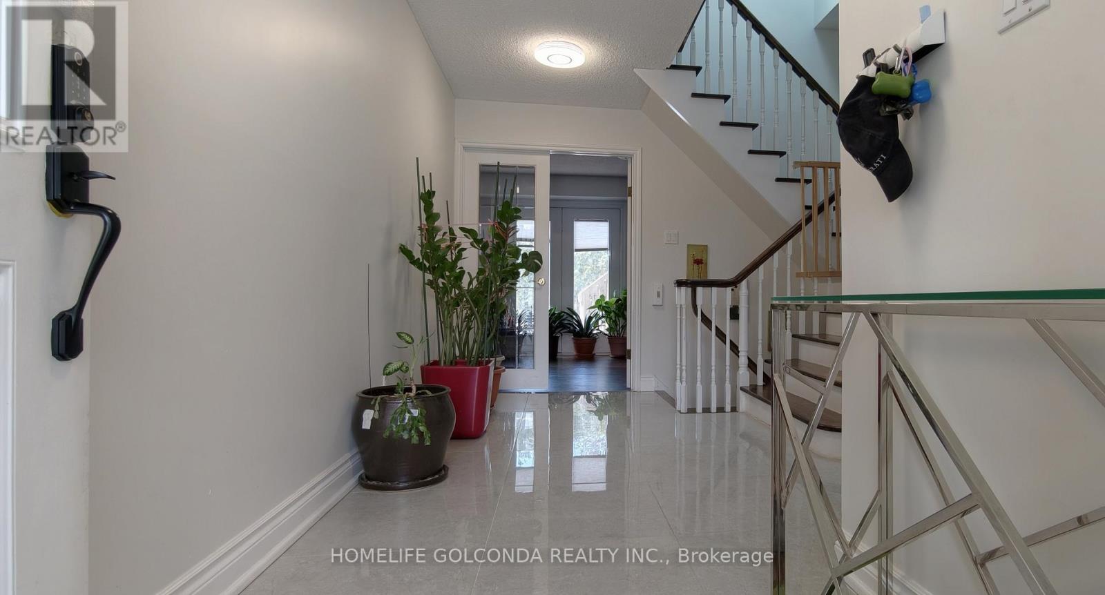 6 Summerfeldt Crescent, Markham, Ontario L3R 2B2 - Photo 4 - N12918348