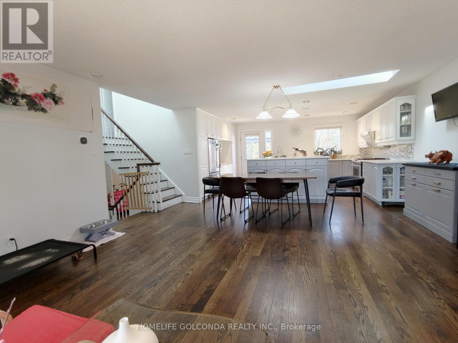 6 Summerfeldt Crescent, Markham, Ontario L3R 2B2 - Photo 8 - N12918348