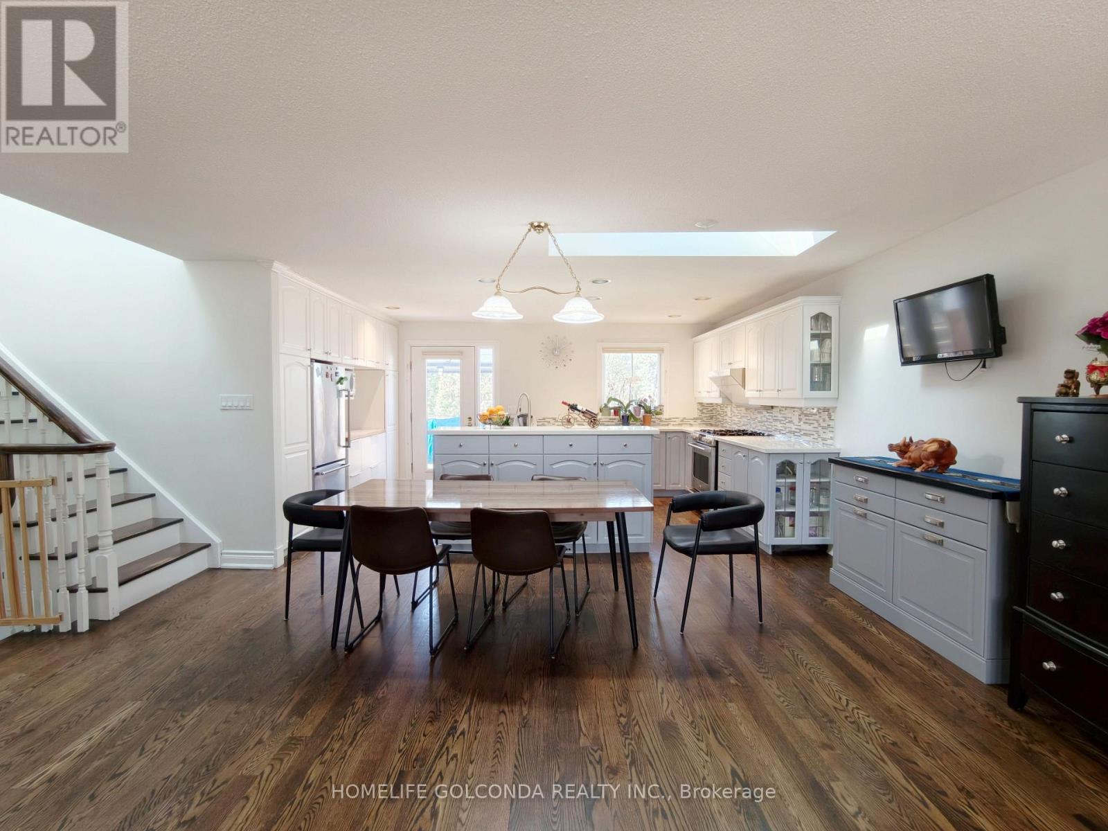 6 Summerfeldt Crescent, Markham, Ontario L3R 2B2 - Photo 9 - N12918348