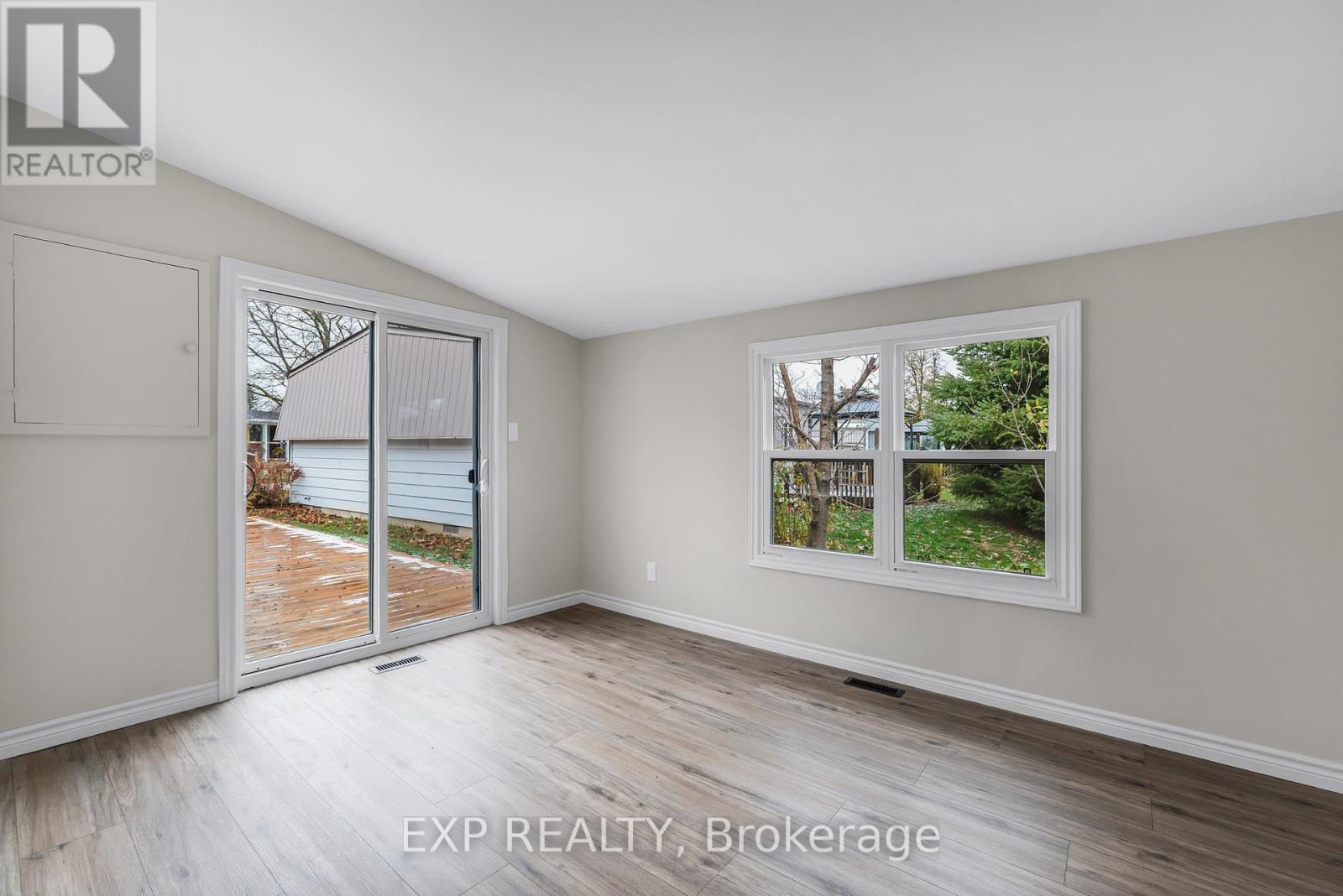 52 Corner Brook Trail, Innisfil, Ontario  L9S 1N6 - Photo 13 - N12918374