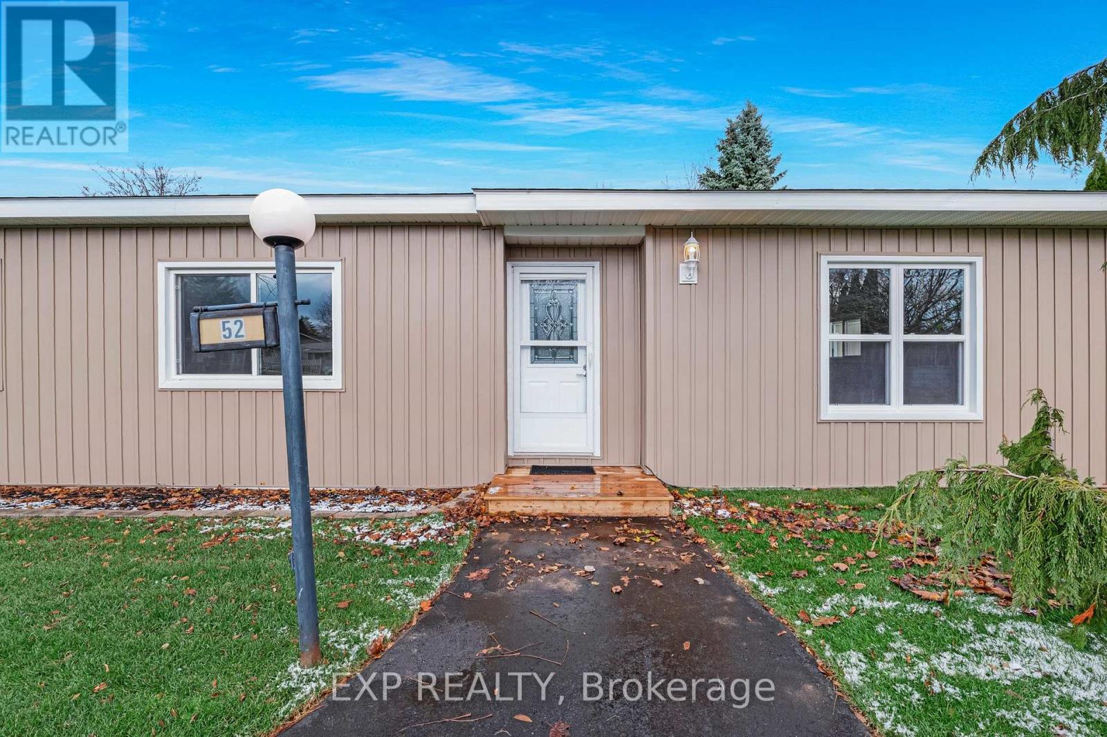 52 Corner Brook Trail, Innisfil, Ontario  L9S 1N6 - Photo 2 - N12918374