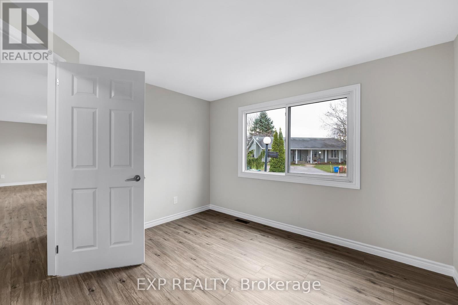 52 Corner Brook Trail, Innisfil, Ontario  L9S 1N6 - Photo 22 - N12918374