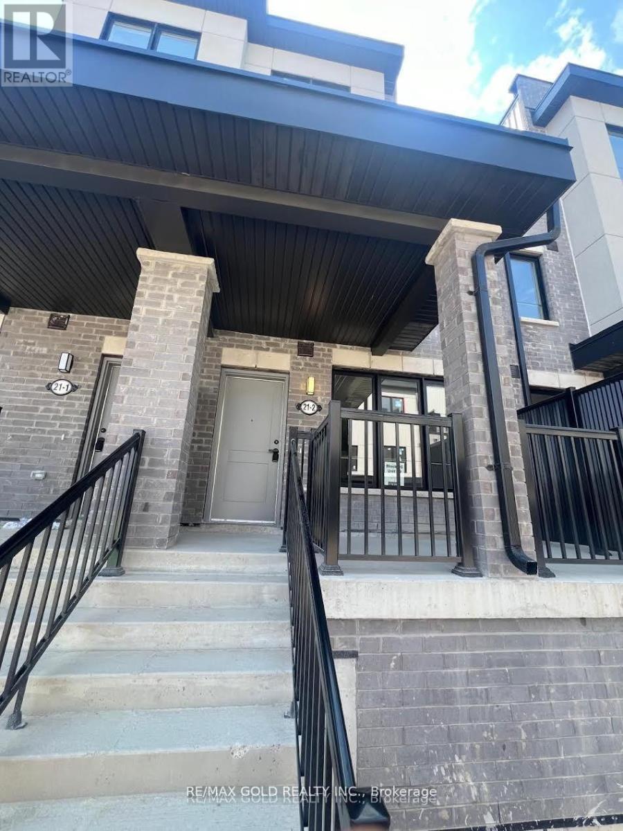 2 - 21 Baynes Way, Bradford West Gwillimbury, Ontario  L3Z 4M5 - Photo 2 - N12918416