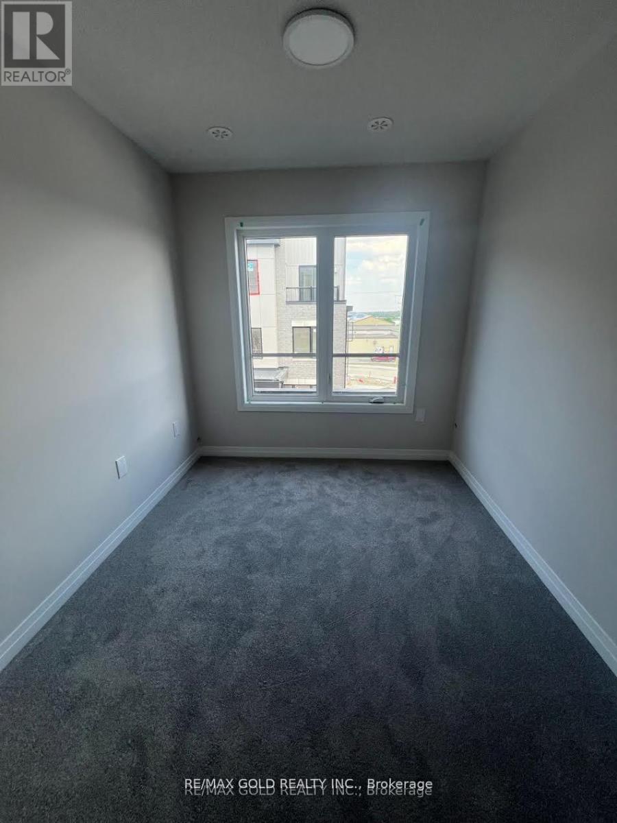 2 - 21 Baynes Way, Bradford West Gwillimbury, Ontario  L3Z 4M5 - Photo 4 - N12918416