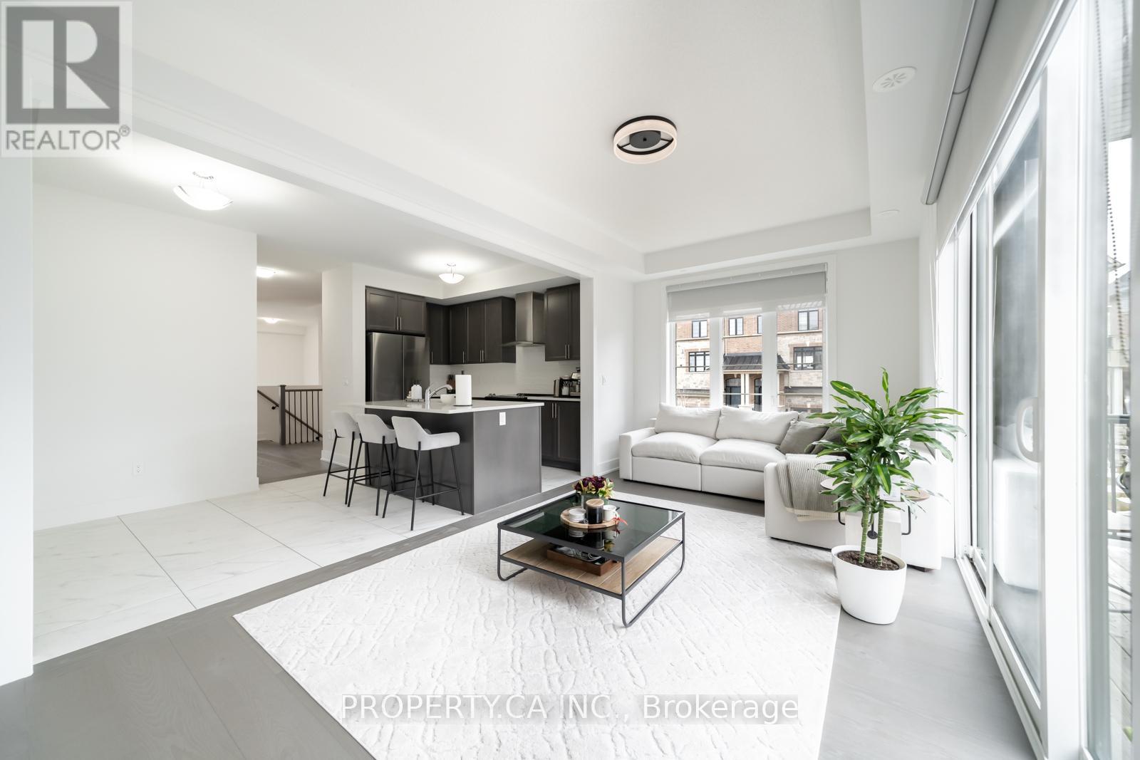 21 Gillivary Drive, Whitby, Ontario L1P 0C9 - Photo 7 - E12918286