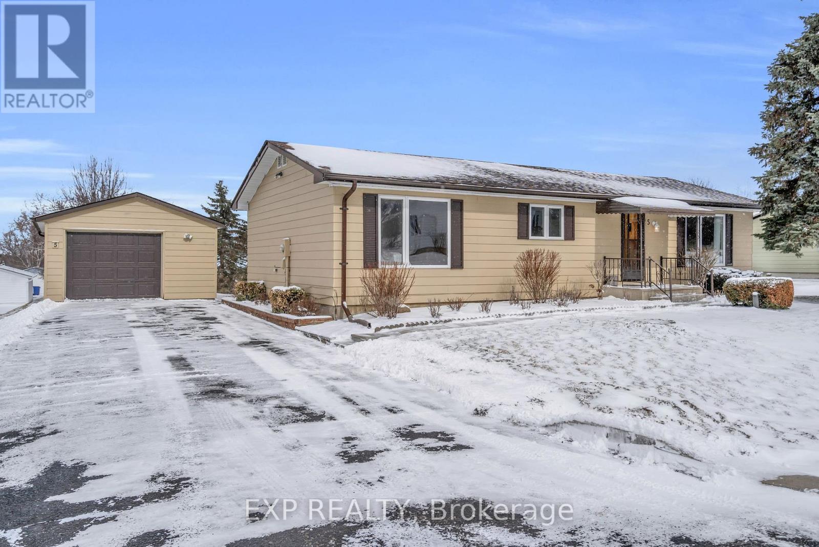 5 Inlet Court, Georgina, Ontario  L0E 1R0 - Photo 2 - N12918458