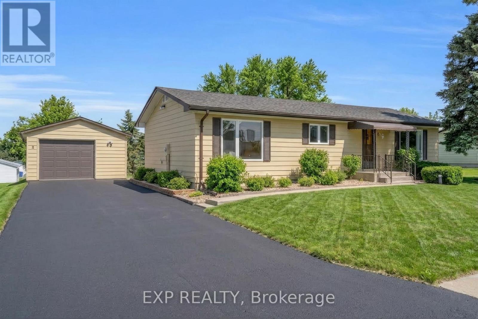 5 Inlet Court, Georgina, Ontario  L0E 1R0 - Photo 3 - N12918458