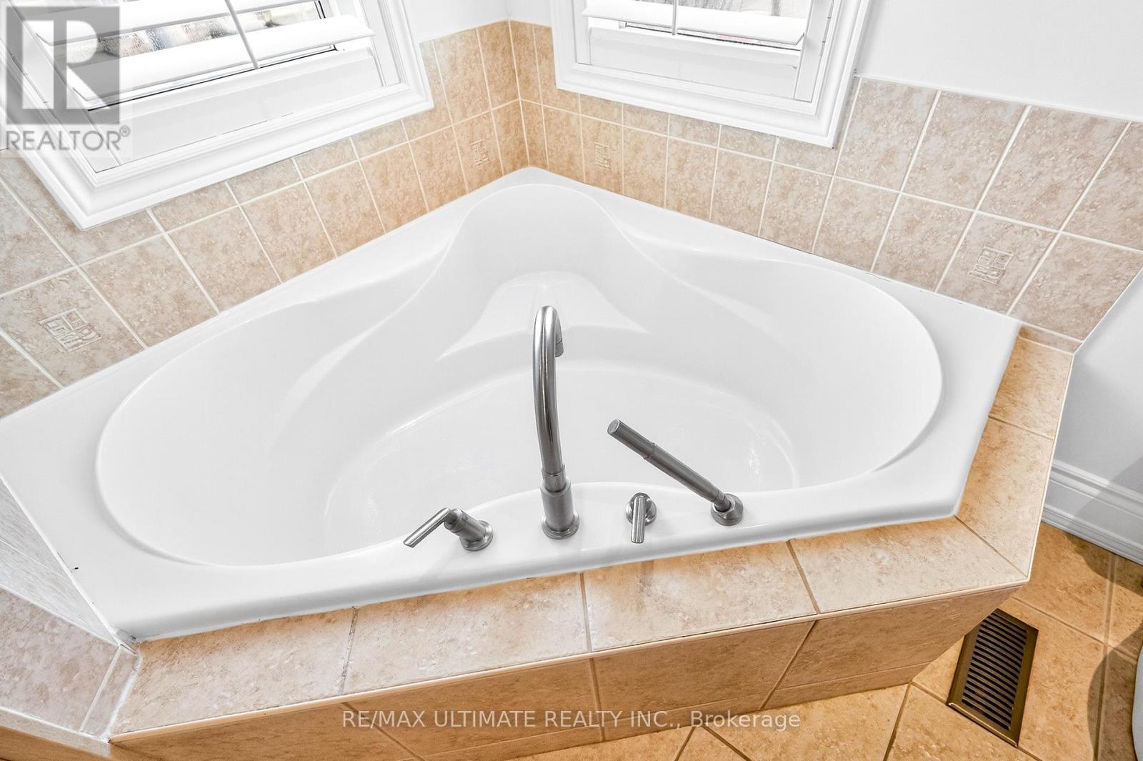 43 Pitney Avenue, Richmond Hill, Ontario  L4E 4Y5 - Photo 26 - N12918468