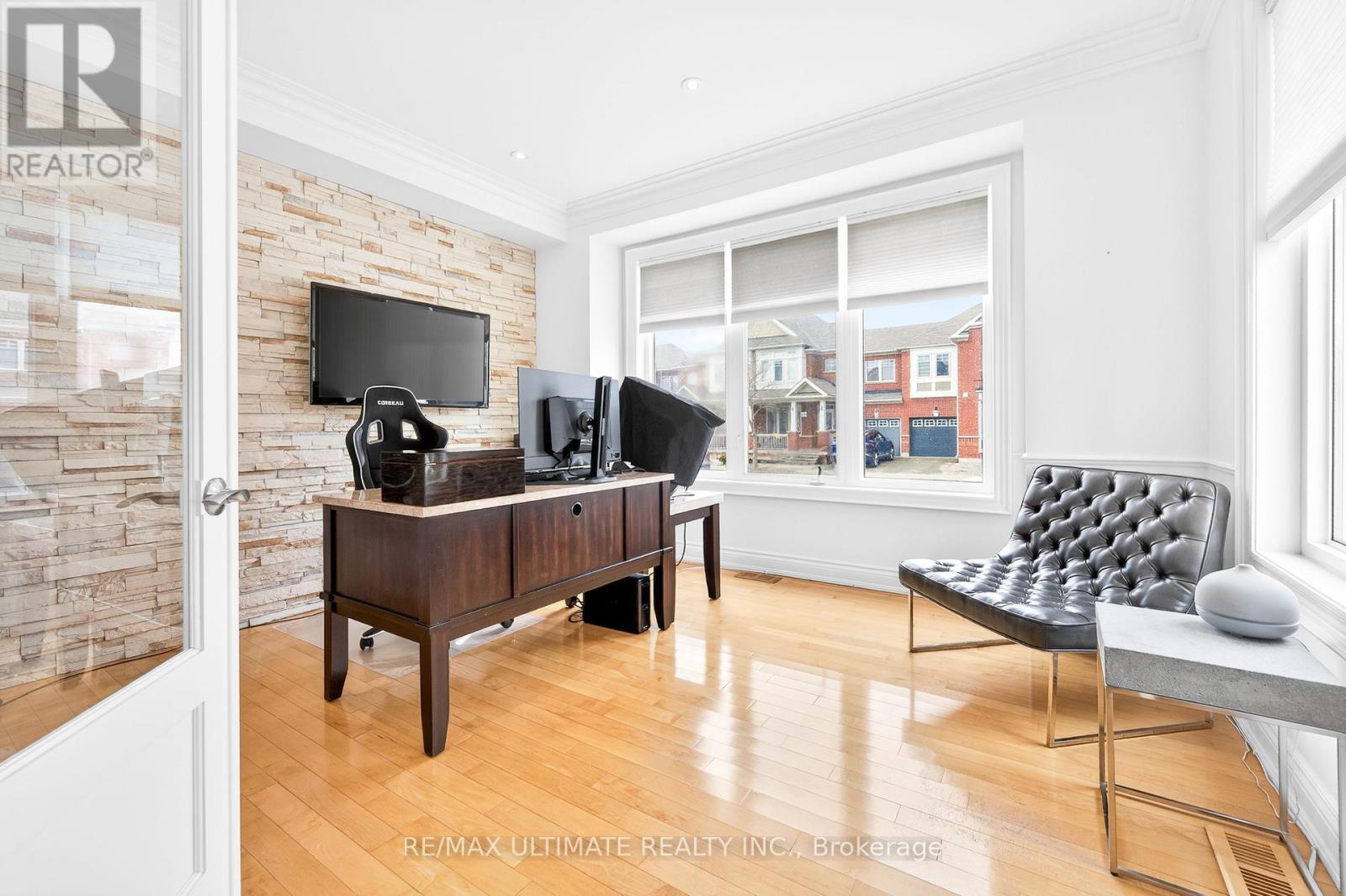 43 Pitney Avenue, Richmond Hill, Ontario  L4E 4Y5 - Photo 6 - N12918468