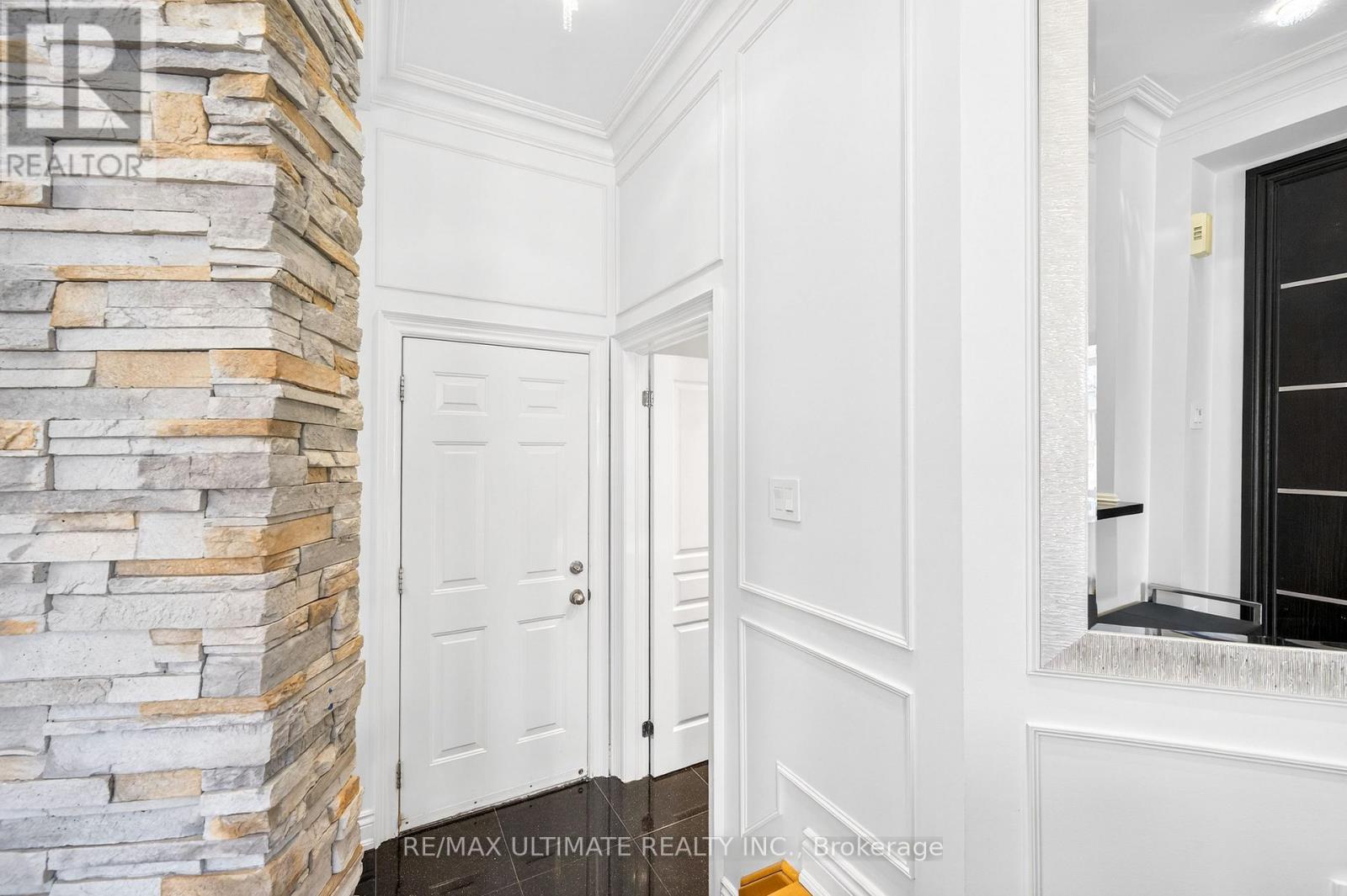 43 Pitney Avenue, Richmond Hill, Ontario  L4E 4Y5 - Photo 7 - N12918468