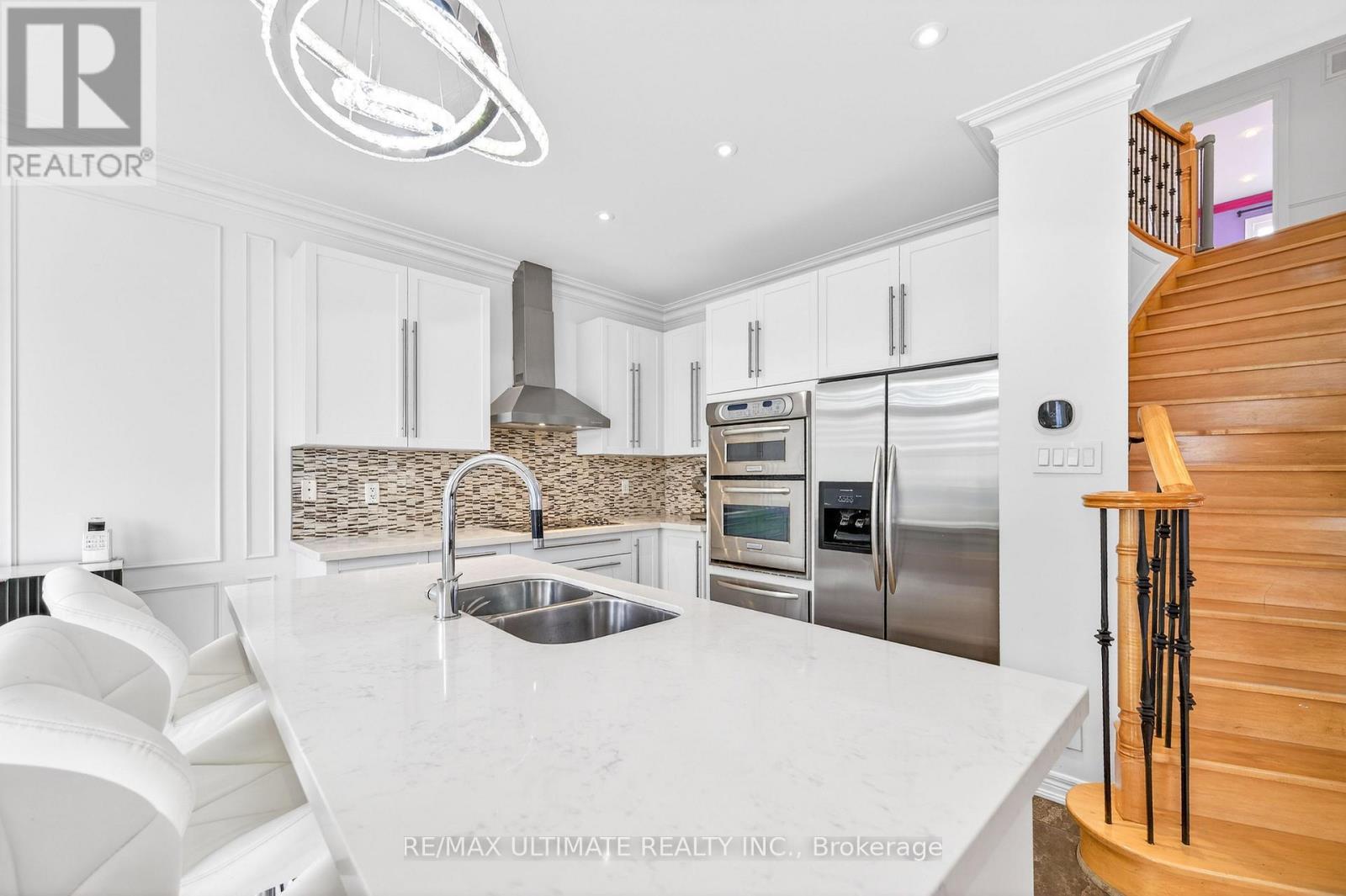 43 Pitney Avenue, Richmond Hill, Ontario  L4E 4Y5 - Photo 9 - N12918468