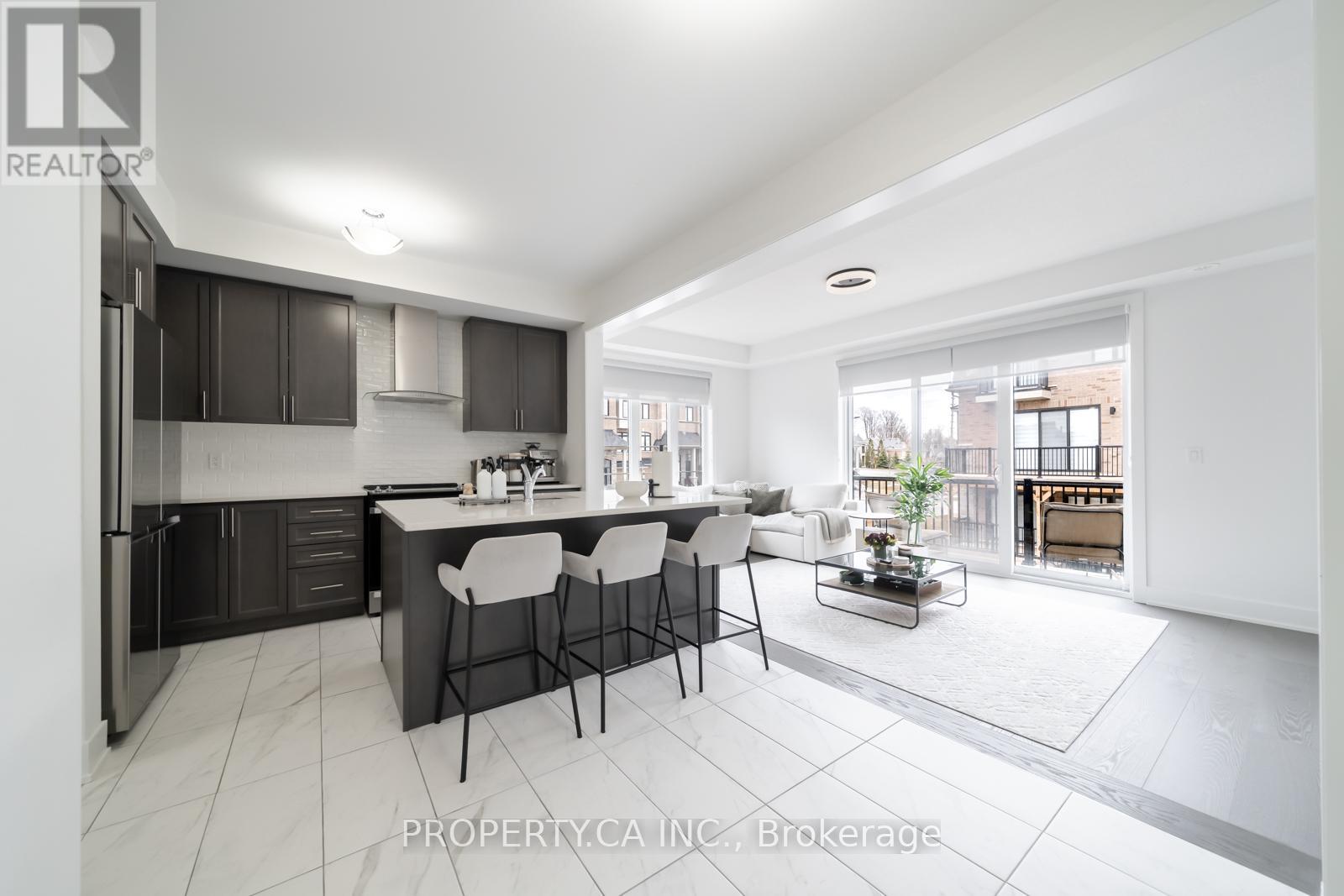 21 Gillivary Drive, Whitby, Ontario L1P 0C9 - Photo 10 - E12918286