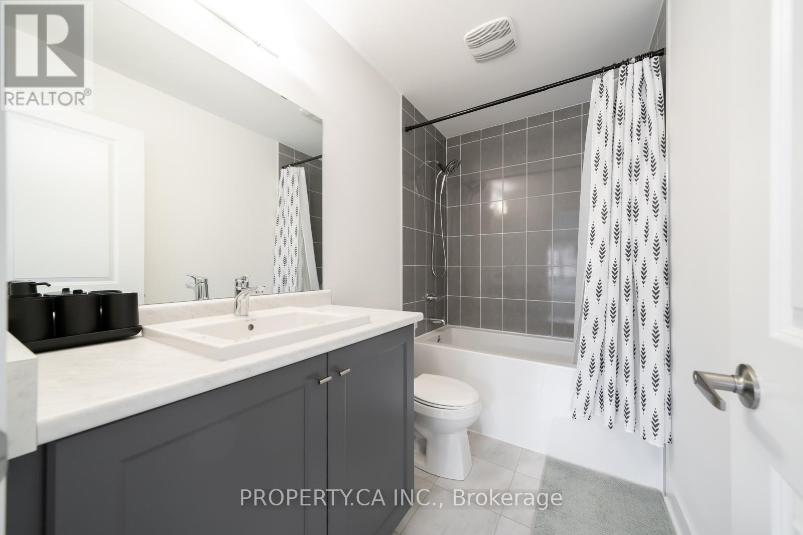 21 Gillivary Drive, Whitby, Ontario L1P 0C9 - Photo 23 - E12918286