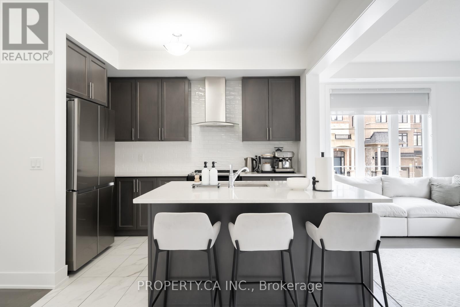 21 Gillivary Drive, Whitby, Ontario L1P 0C9 - Photo 12 - E12918286