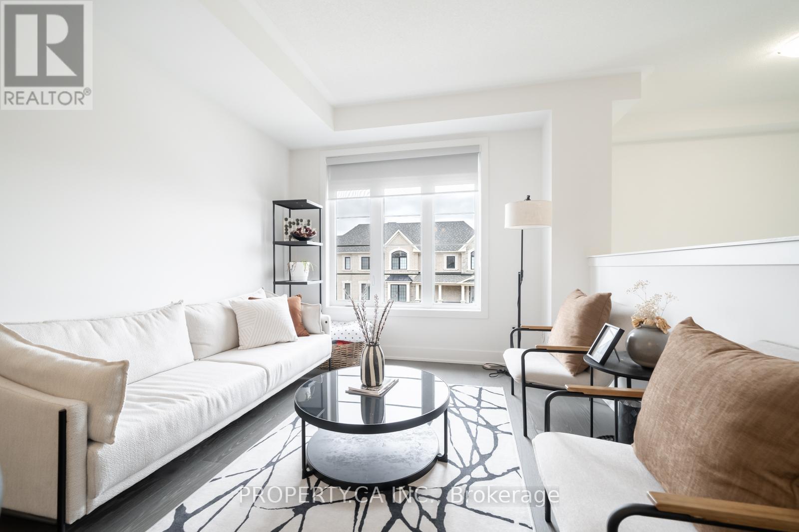 21 Gillivary Drive, Whitby, Ontario L1P 0C9 - Photo 5 - E12918286