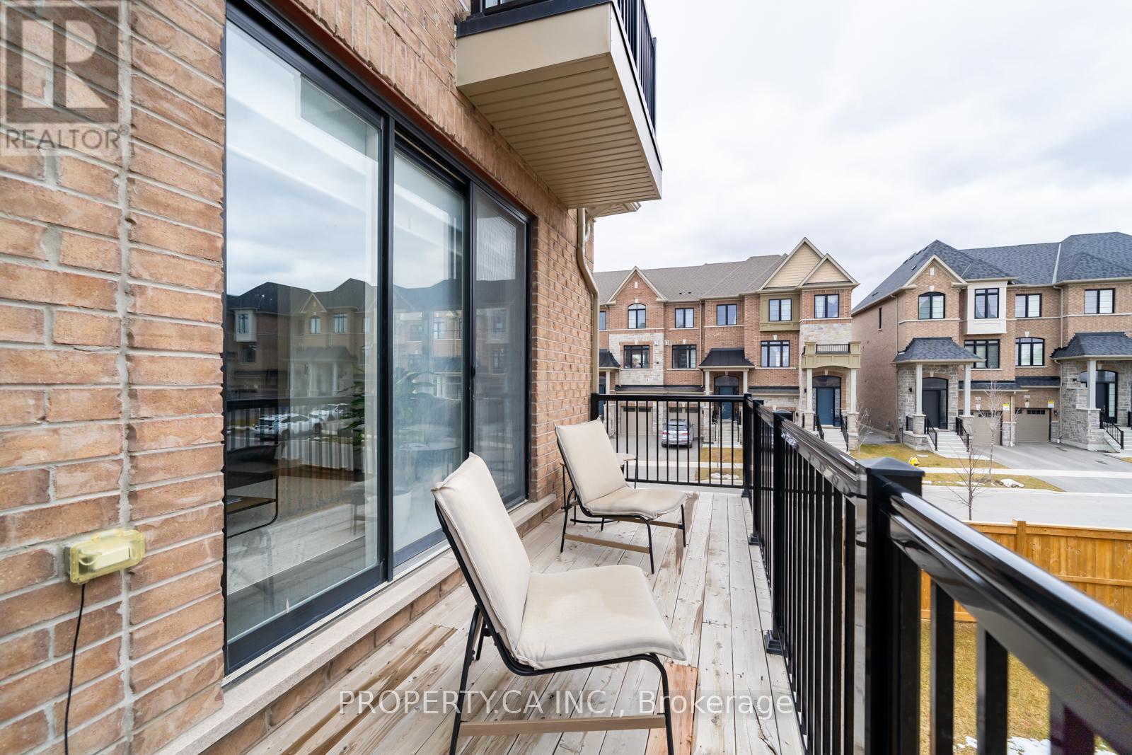 21 Gillivary Drive, Whitby, Ontario L1P 0C9 - Photo 13 - E12918286