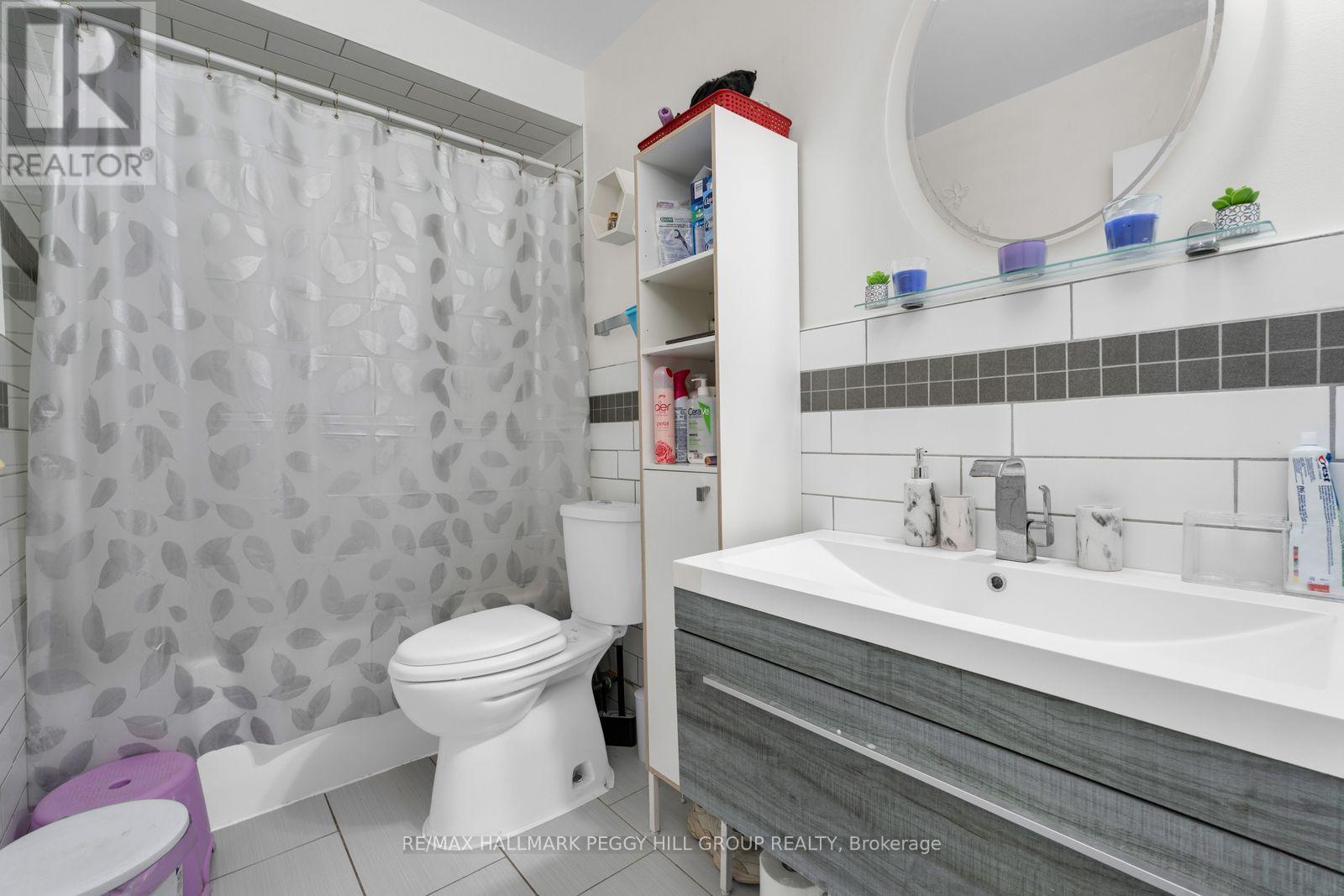 Upper - 53 Sanford Street, Barrie (Sanford), Ontario  L4N 3C3 - Photo 11 - S12918320