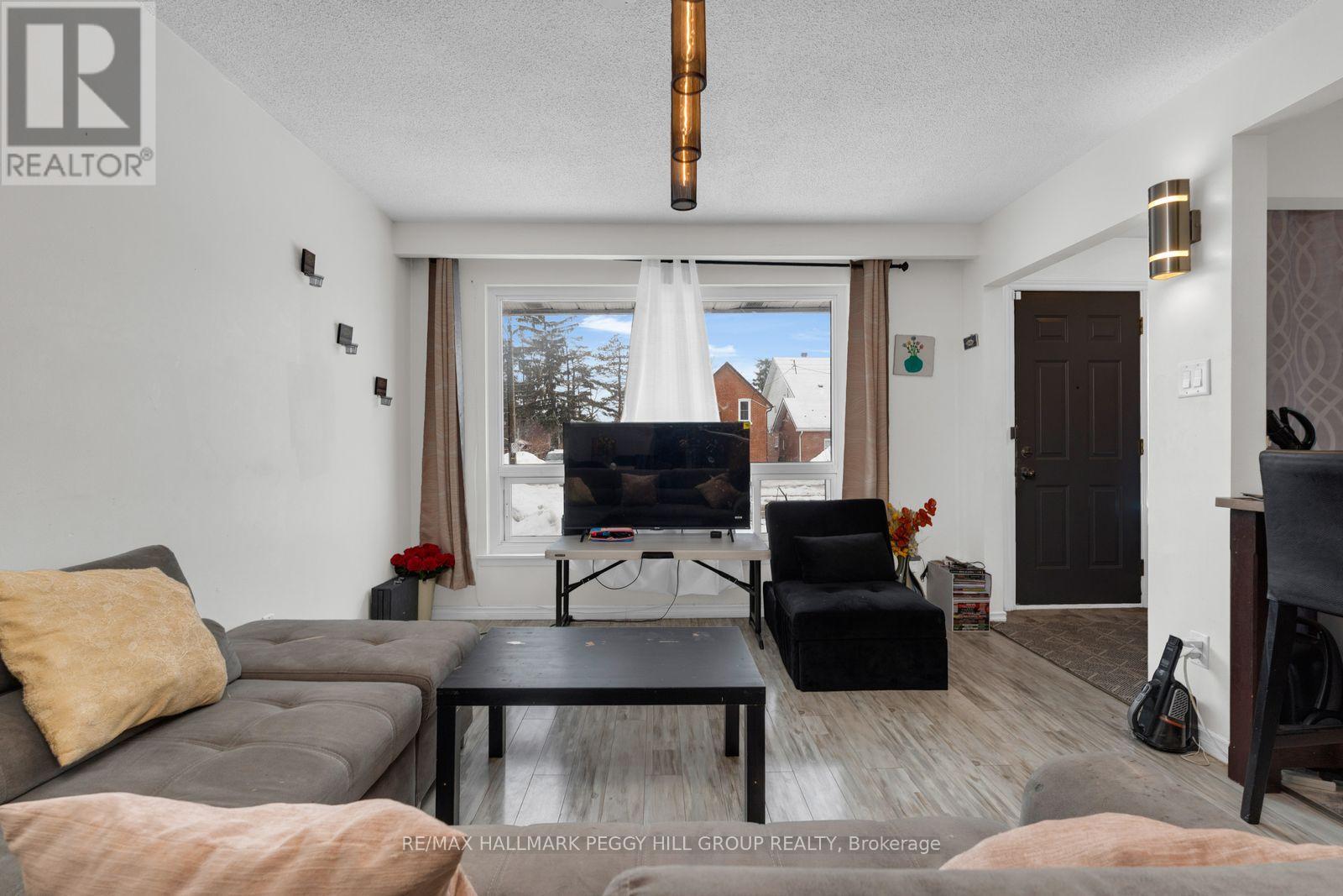 Upper - 53 Sanford Street, Barrie (Sanford), Ontario  L4N 3C3 - Photo 3 - S12918320