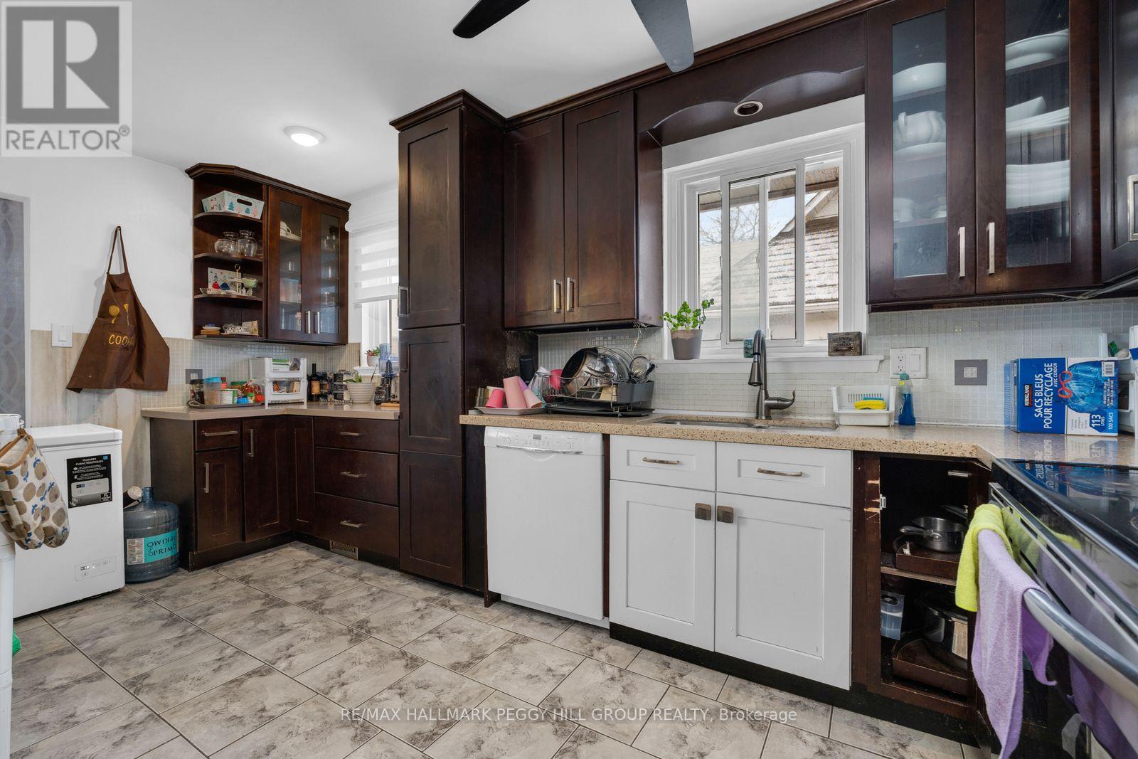 Upper - 53 Sanford Street, Barrie (Sanford), Ontario  L4N 3C3 - Photo 5 - S12918320