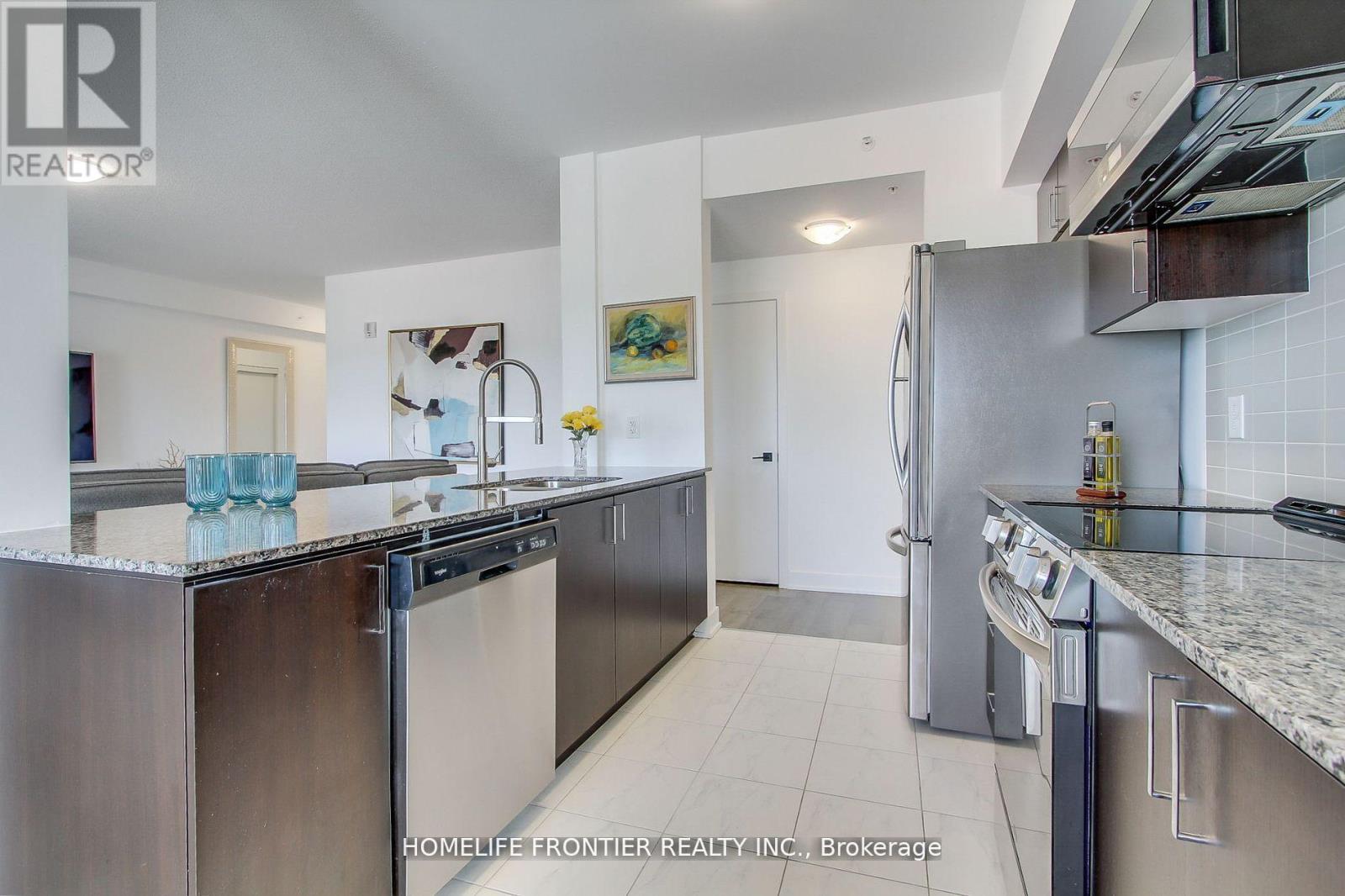 318 - 4 Spice Way, Barrie, Ontario  L9J 0M2 - Photo 8 - S12918322