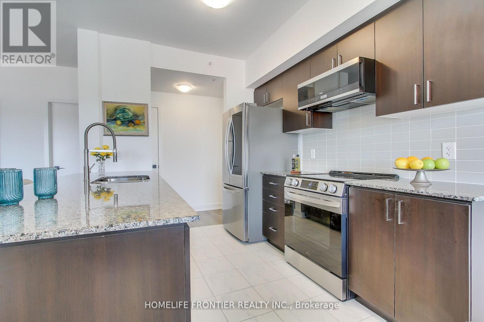 318 - 4 Spice Way, Barrie, Ontario  L9J 0M2 - Photo 9 - S12918322