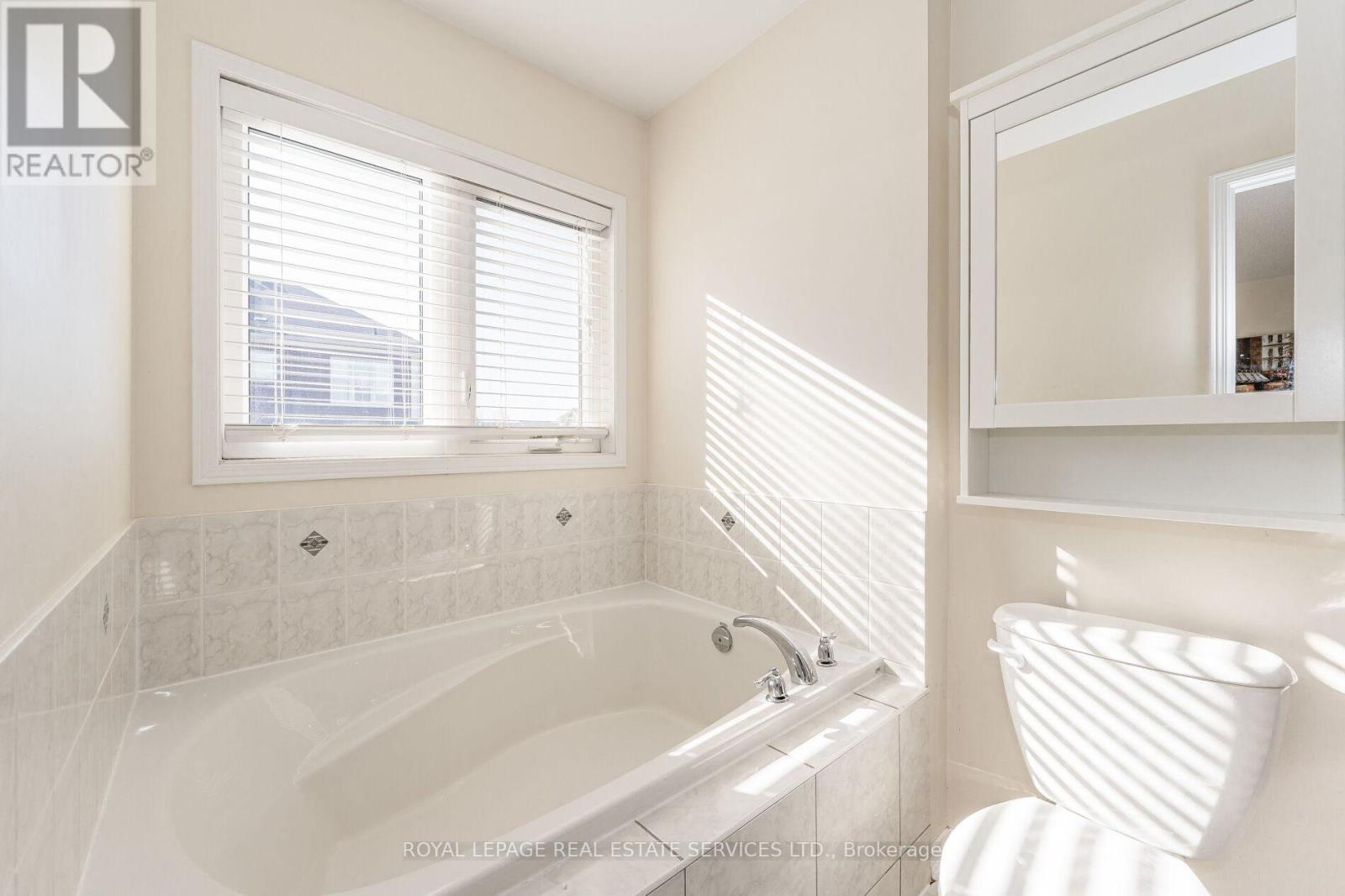 2041 Fiddlers Way, Oakville (Wm Westmount), Ontario  L6M 0M4 - Photo 16 - W12537400