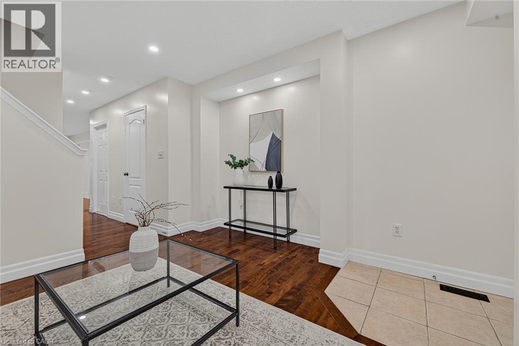 4067 Donnic Drive, Burlington, Ontario  L7M 0A5 - Photo 5 - 40814203