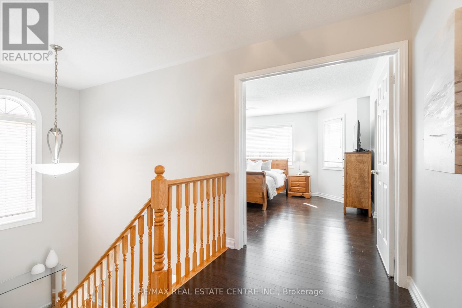 2194 Austin Court, Burlington, Ontario  L7L 6V6 - Photo 18 - W12918276