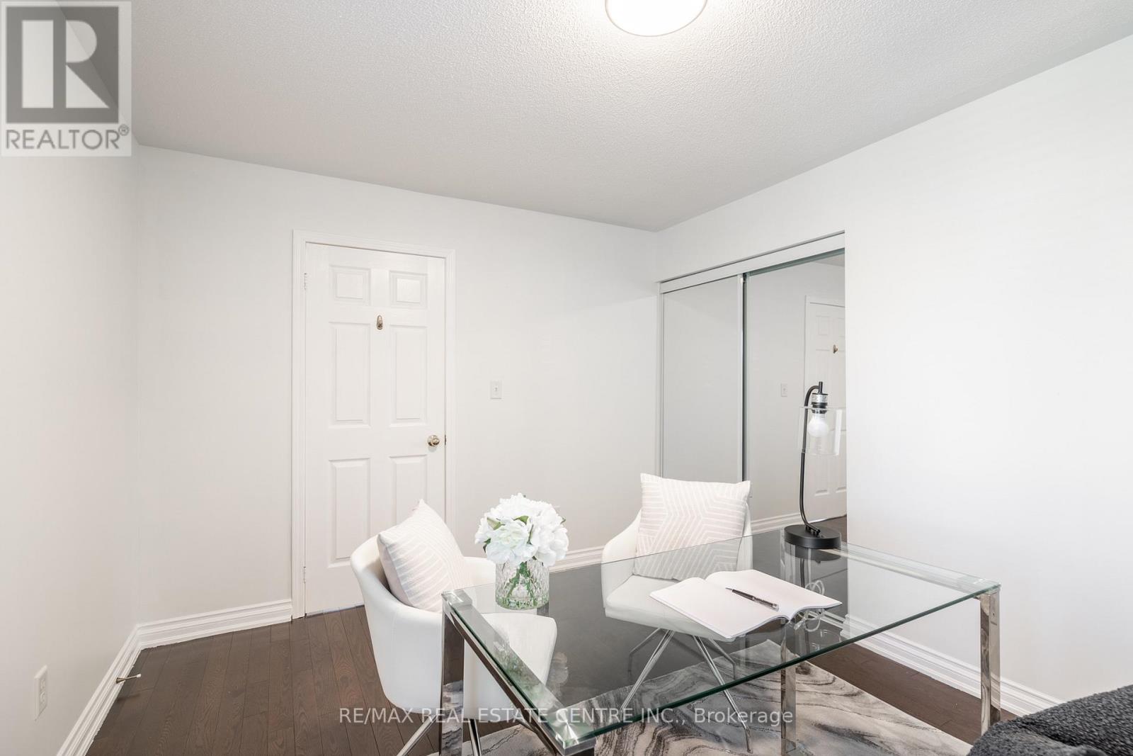 2194 Austin Court, Burlington, Ontario  L7L 6V6 - Photo 26 - W12918276