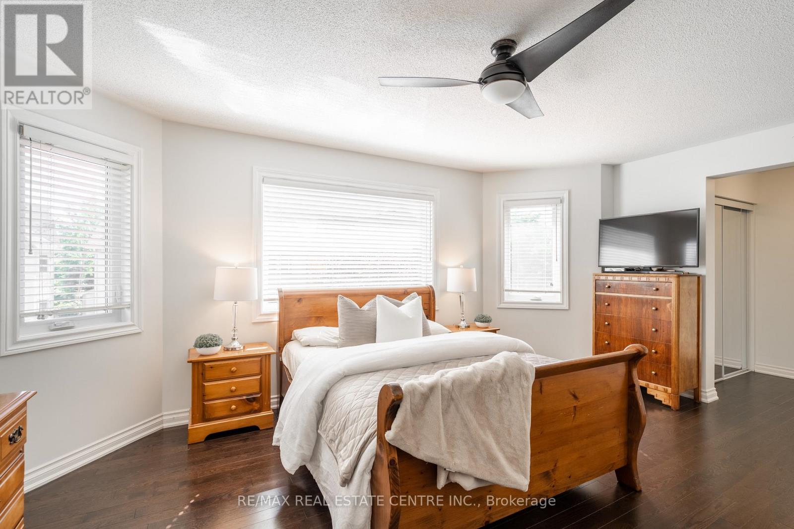 2194 Austin Court, Burlington, Ontario  L7L 6V6 - Photo 28 - W12918276