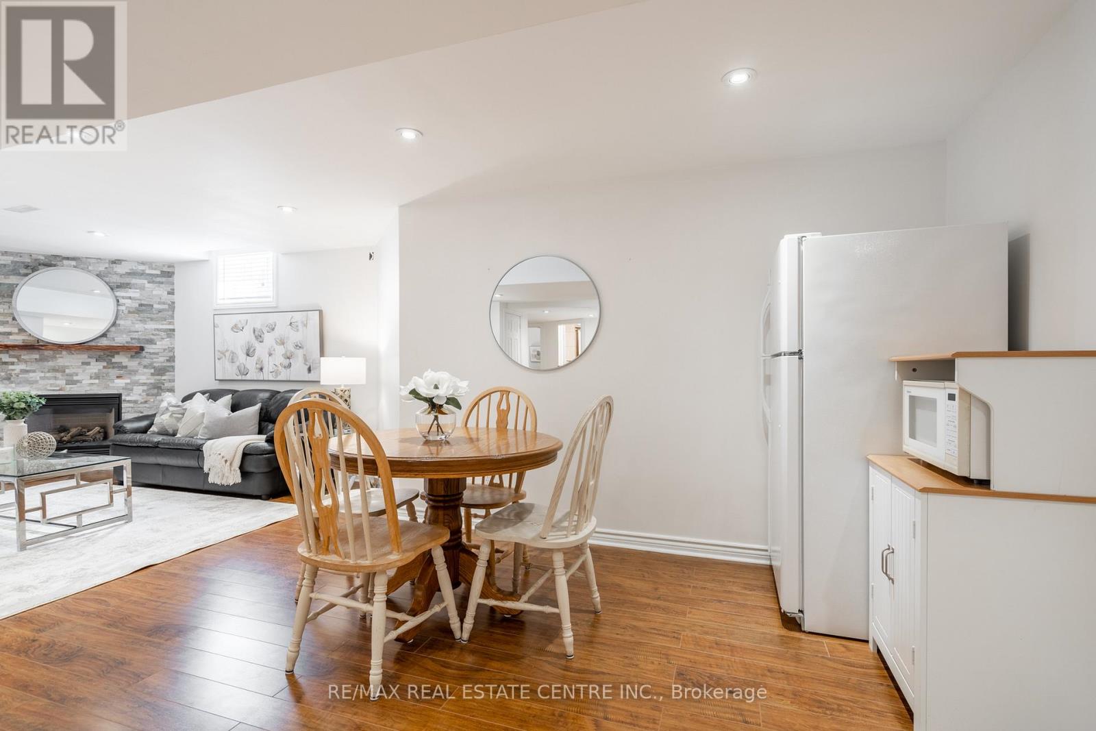 2194 Austin Court, Burlington, Ontario  L7L 6V6 - Photo 36 - W12918276