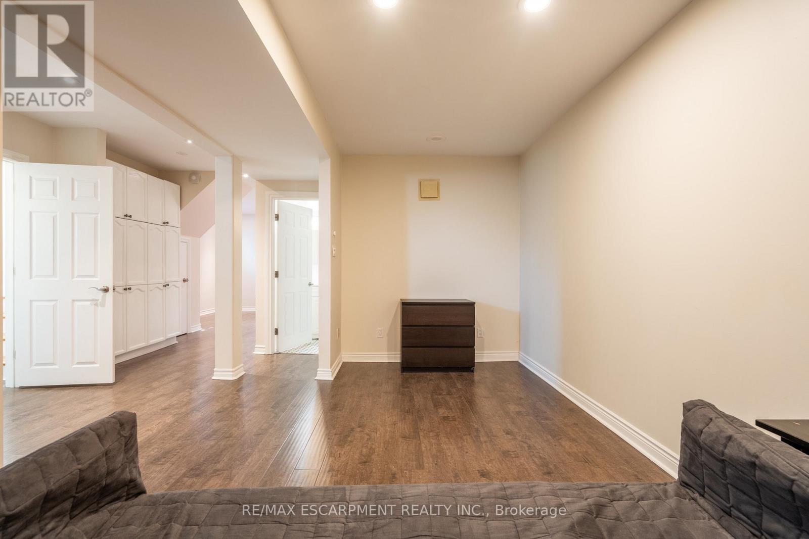 2 - 2400 Whaley Drive, Mississauga (Cooksville), Ontario  L5B 2B5 - Photo 10 - W12918292