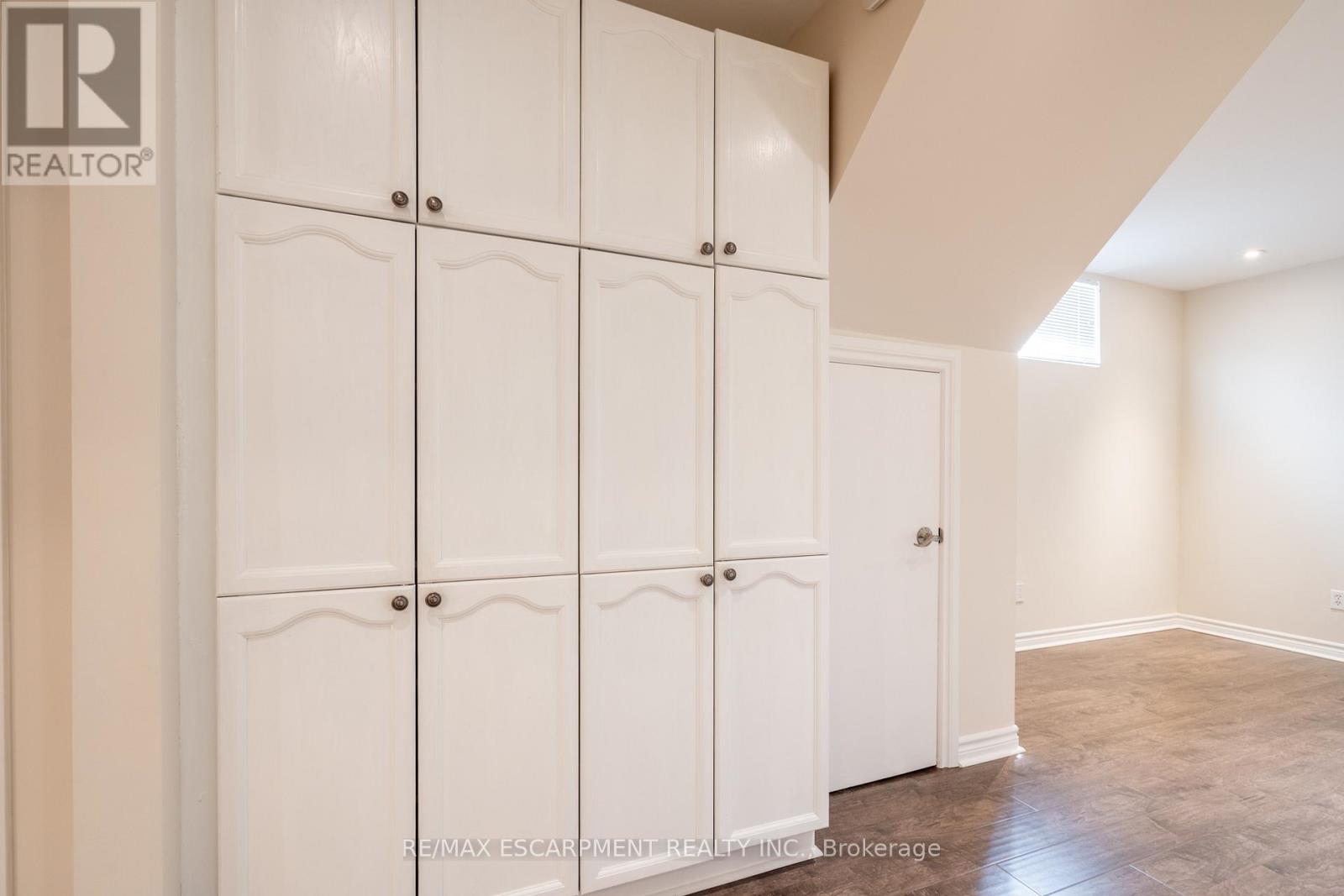 2 - 2400 Whaley Drive, Mississauga (Cooksville), Ontario  L5B 2B5 - Photo 11 - W12918292