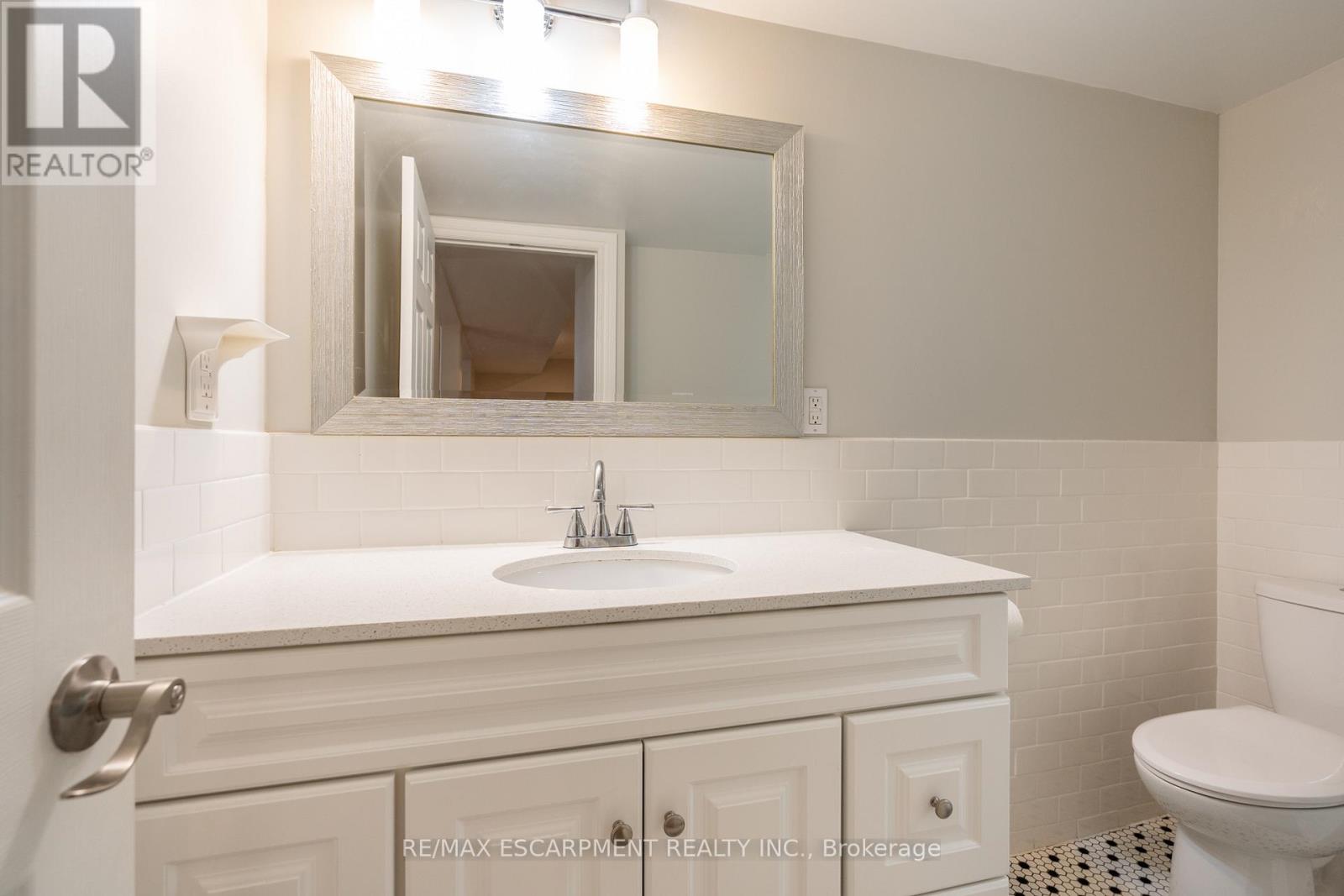 2 - 2400 Whaley Drive, Mississauga (Cooksville), Ontario  L5B 2B5 - Photo 19 - W12918292