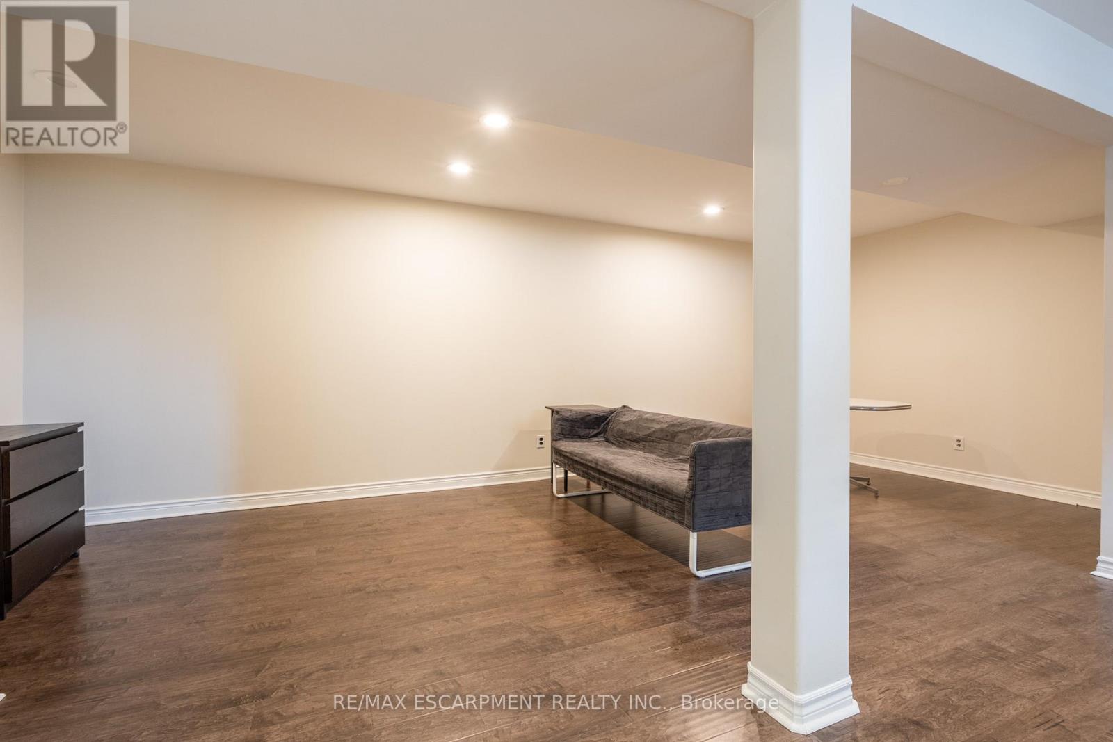 2 - 2400 Whaley Drive, Mississauga (Cooksville), Ontario  L5B 2B5 - Photo 5 - W12918292