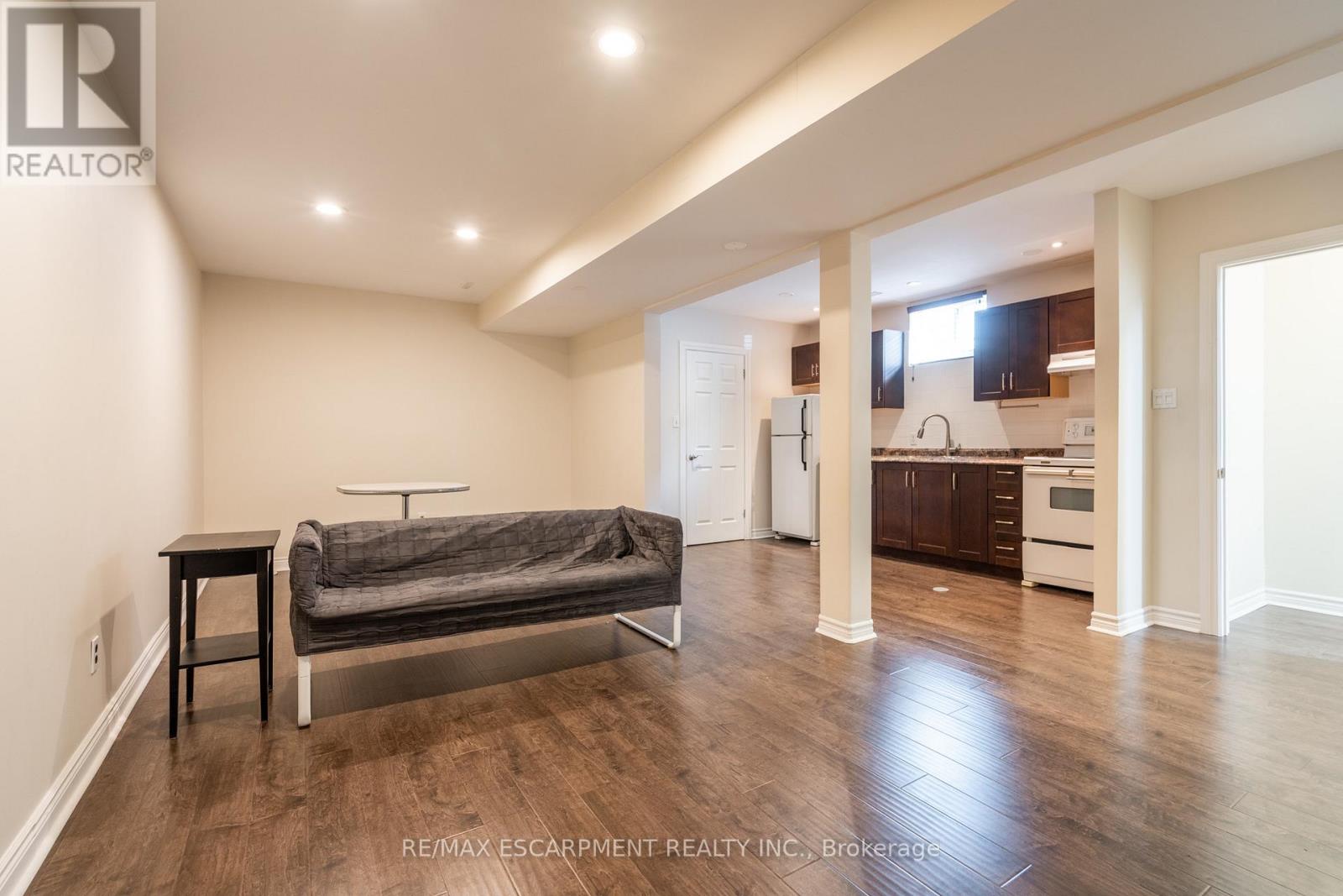 2 - 2400 Whaley Drive, Mississauga (Cooksville), Ontario  L5B 2B5 - Photo 8 - W12918292