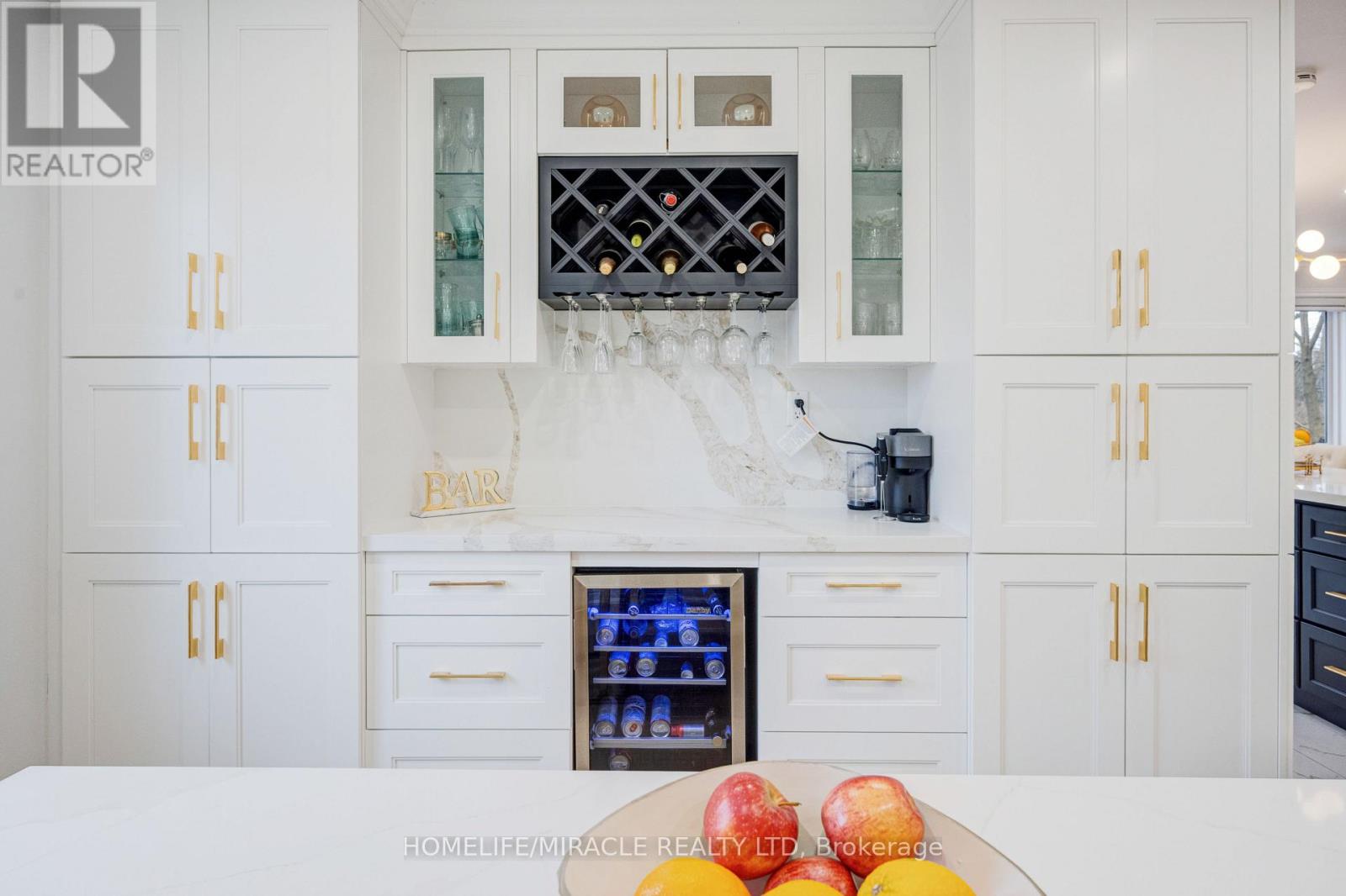 204 Sheraton Court, Oakville (Br Bronte), Ontario  L6L 5N3 - Photo 17 - W12918294