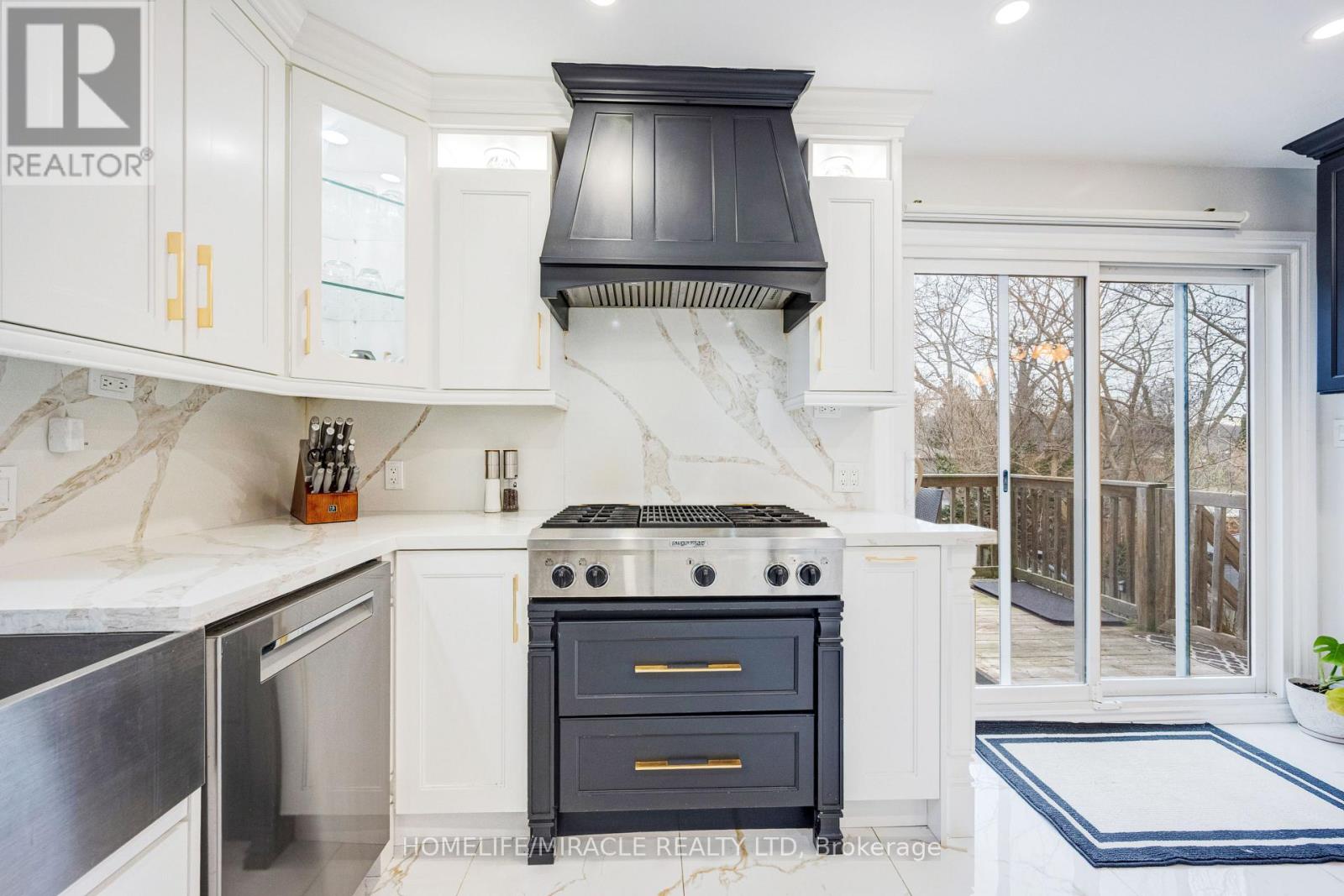 204 Sheraton Court, Oakville (Br Bronte), Ontario  L6L 5N3 - Photo 20 - W12918294