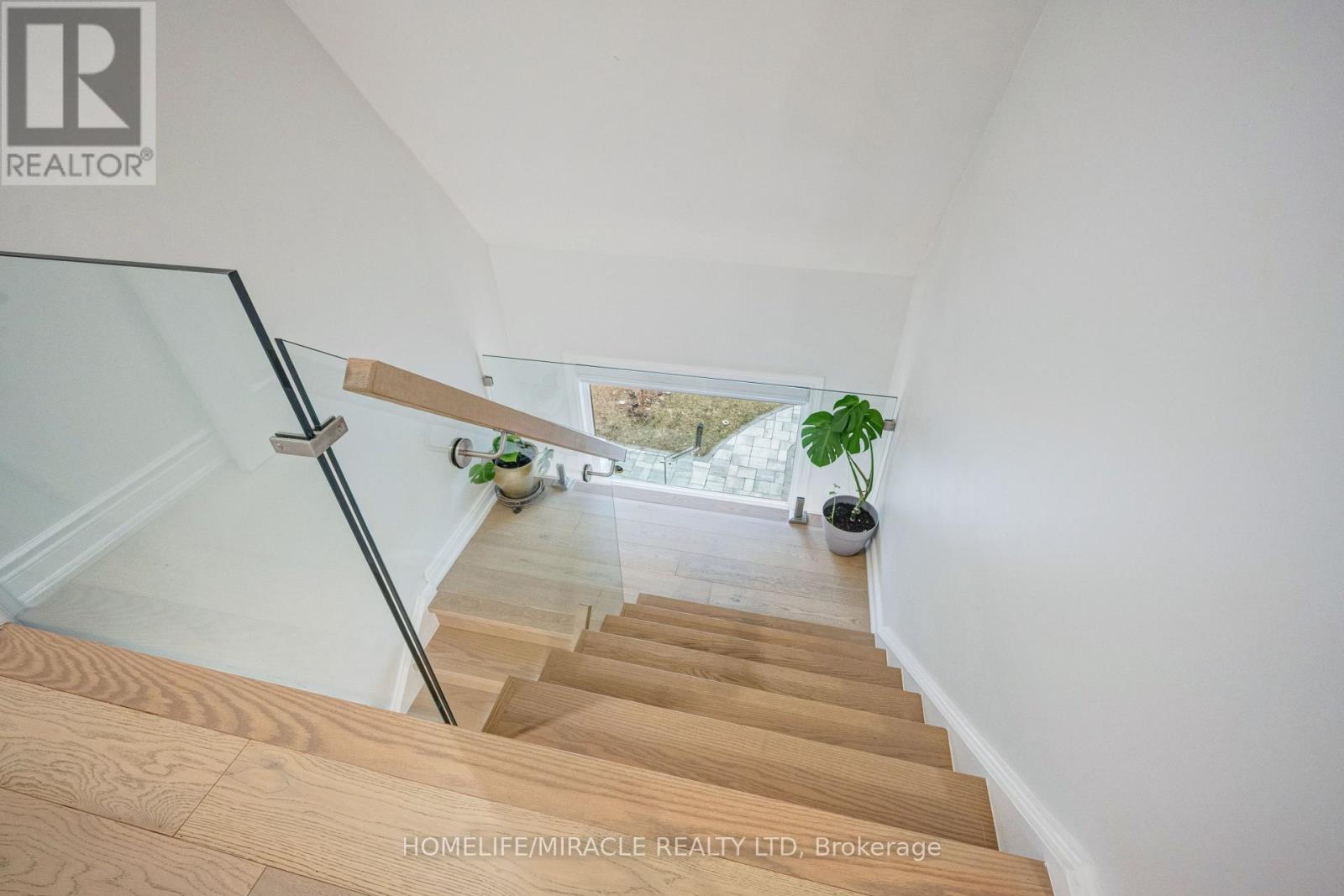 204 Sheraton Court, Oakville (Br Bronte), Ontario  L6L 5N3 - Photo 24 - W12918294