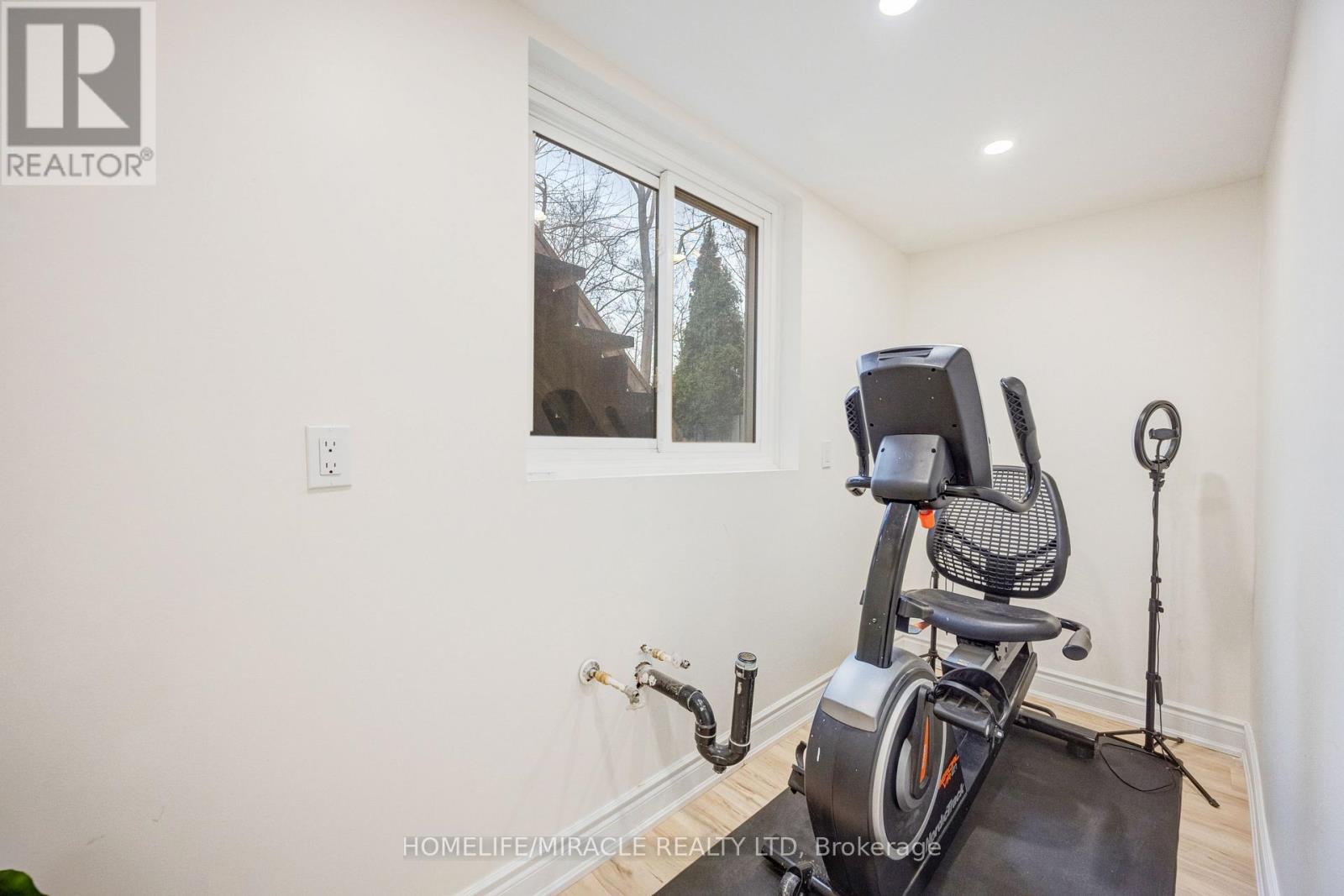 204 Sheraton Court, Oakville (Br Bronte), Ontario  L6L 5N3 - Photo 29 - W12918294
