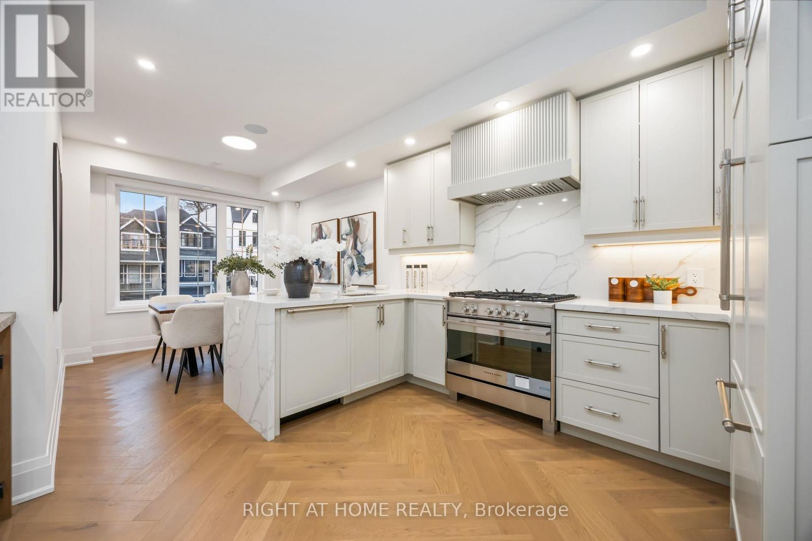 34a Morningside Avenue, Toronto, Ontario  M6S 1C4 - Photo 2 - W12918390