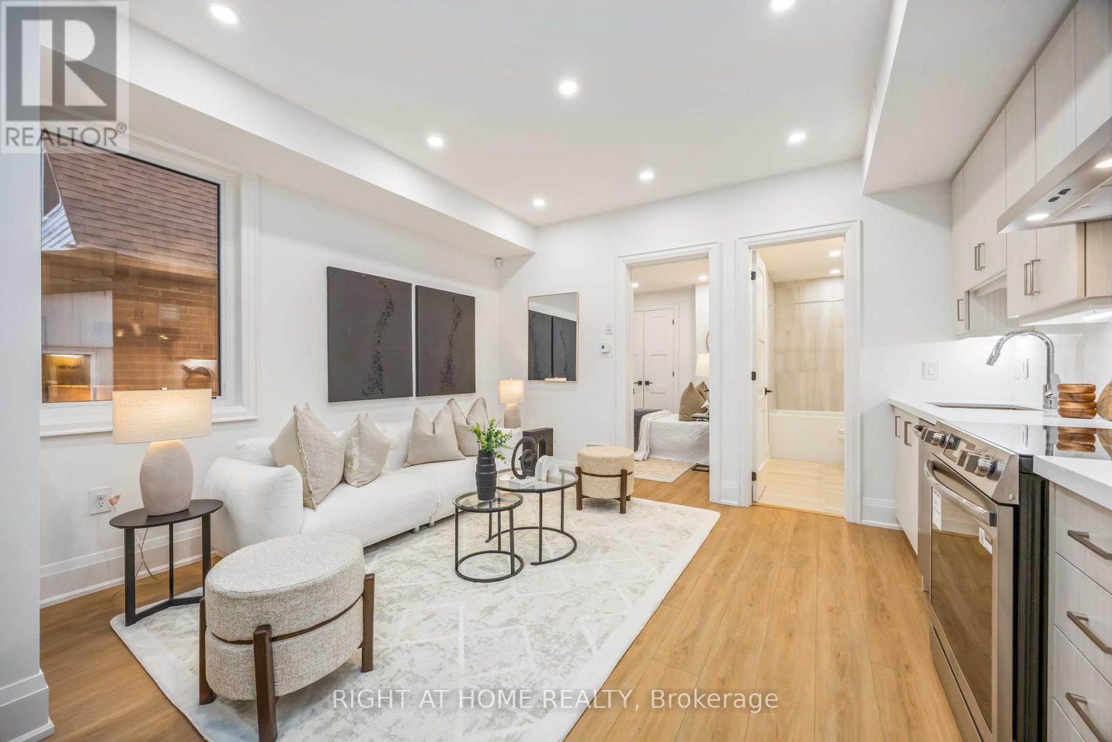 34a Morningside Avenue, Toronto, Ontario  M6S 1C4 - Photo 20 - W12918390