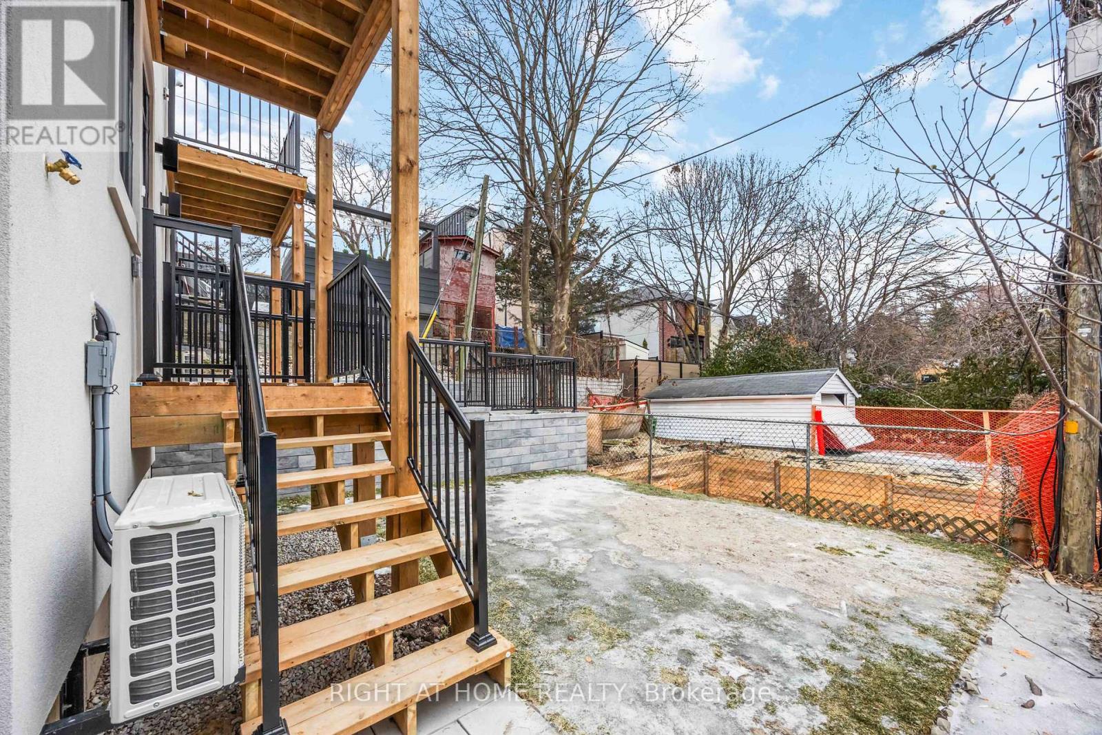 34a Morningside Avenue, Toronto, Ontario  M6S 1C4 - Photo 27 - W12918390