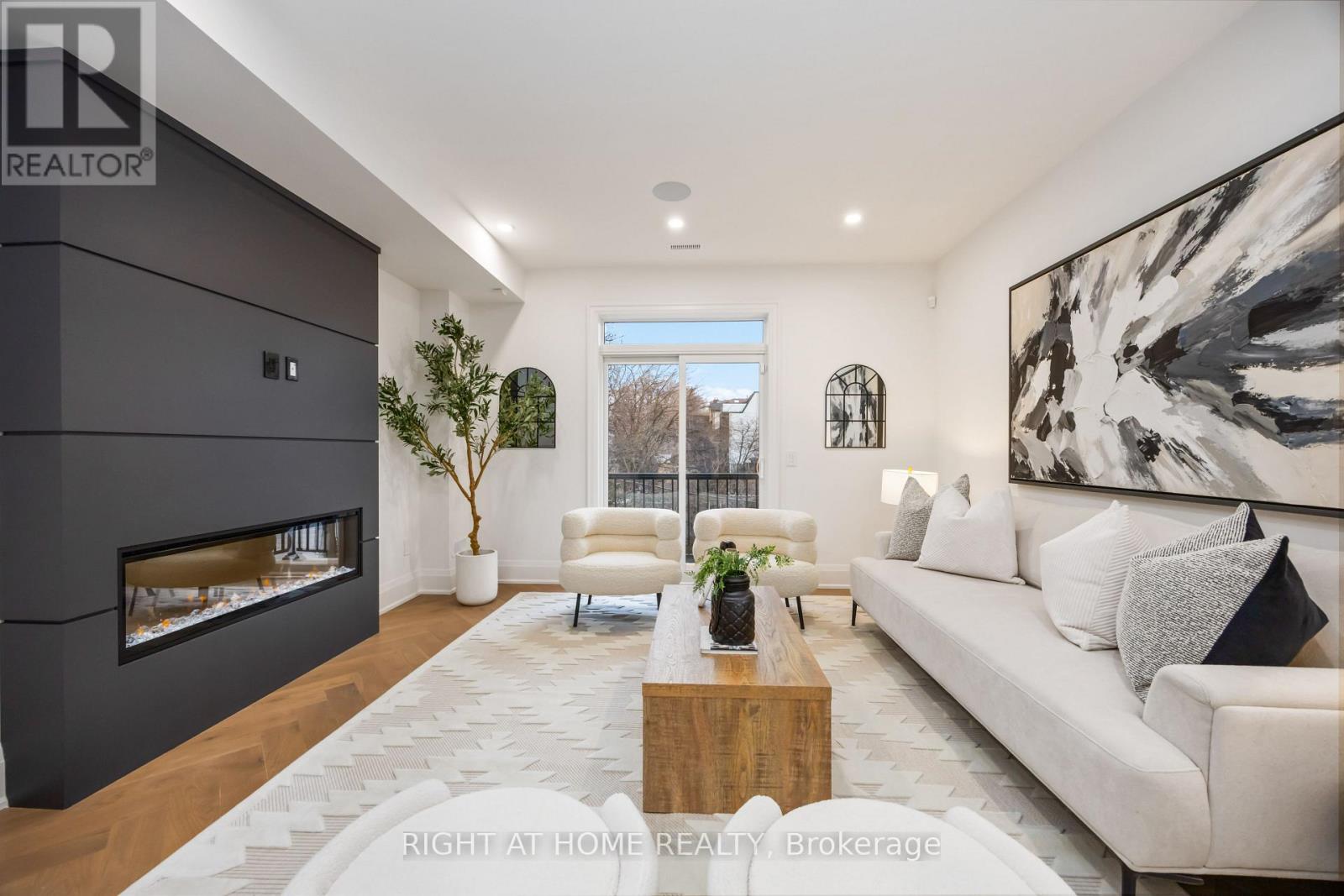 34a Morningside Avenue, Toronto, Ontario  M6S 1C4 - Photo 7 - W12918390