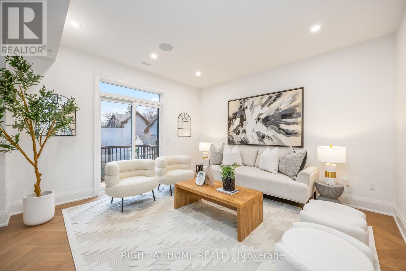 34a Morningside Avenue, Toronto, Ontario  M6S 1C4 - Photo 8 - W12918390