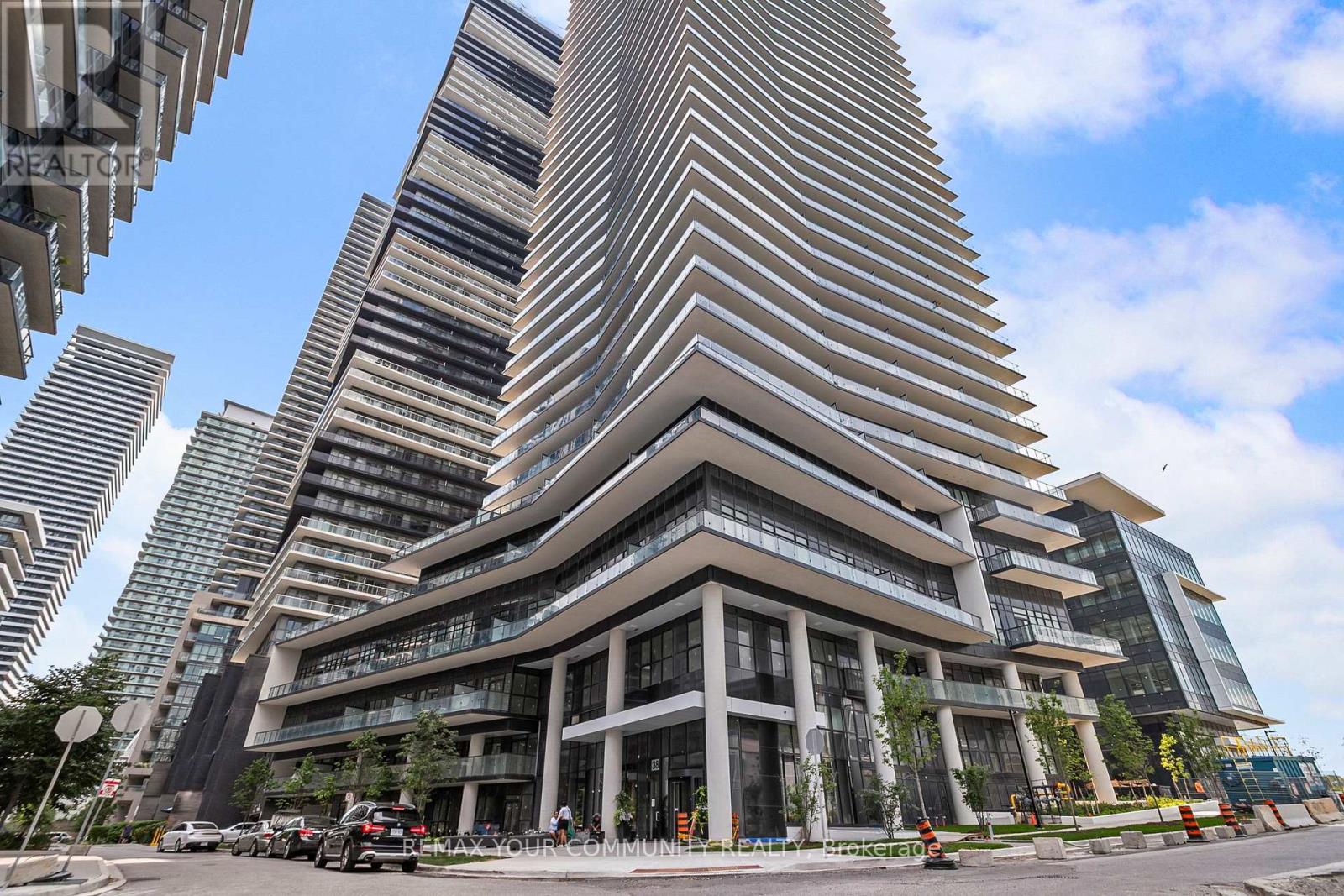 1206 - 38 ANNIE CRAIG DRIVE, Toronto, Ontario